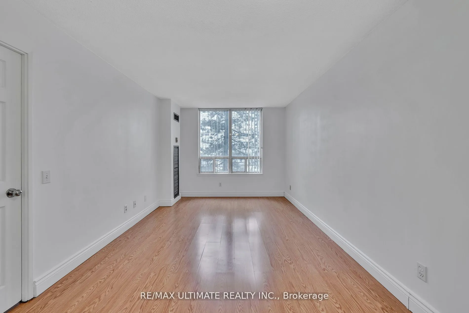 7 Bishop Avenue, #212