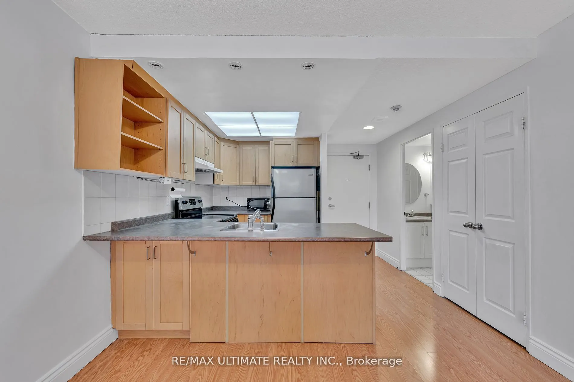 7 Bishop Avenue, #212
