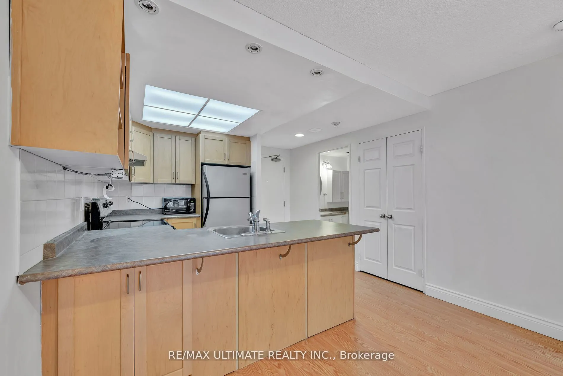 7 Bishop Avenue, #212