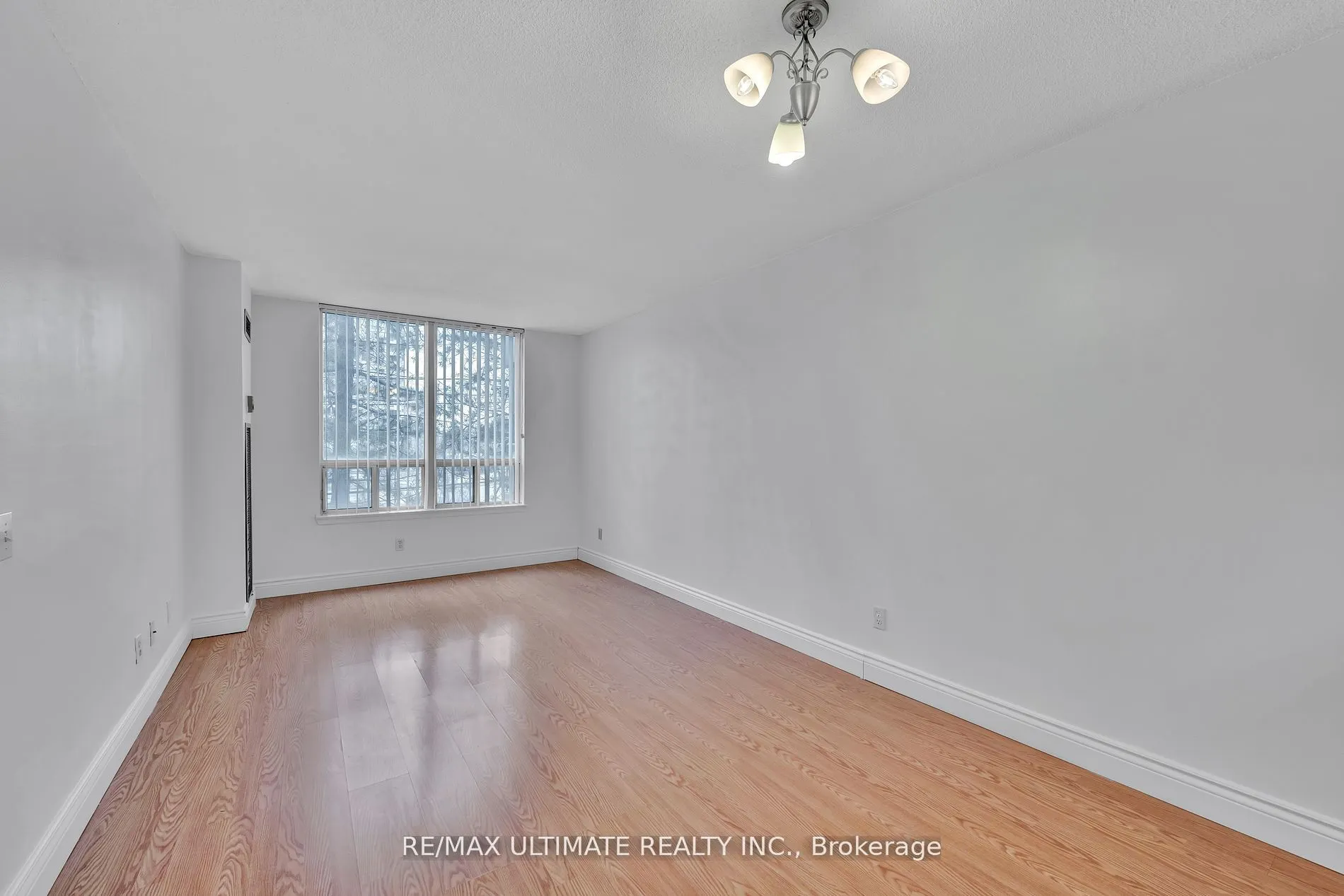 7 Bishop Avenue, #212