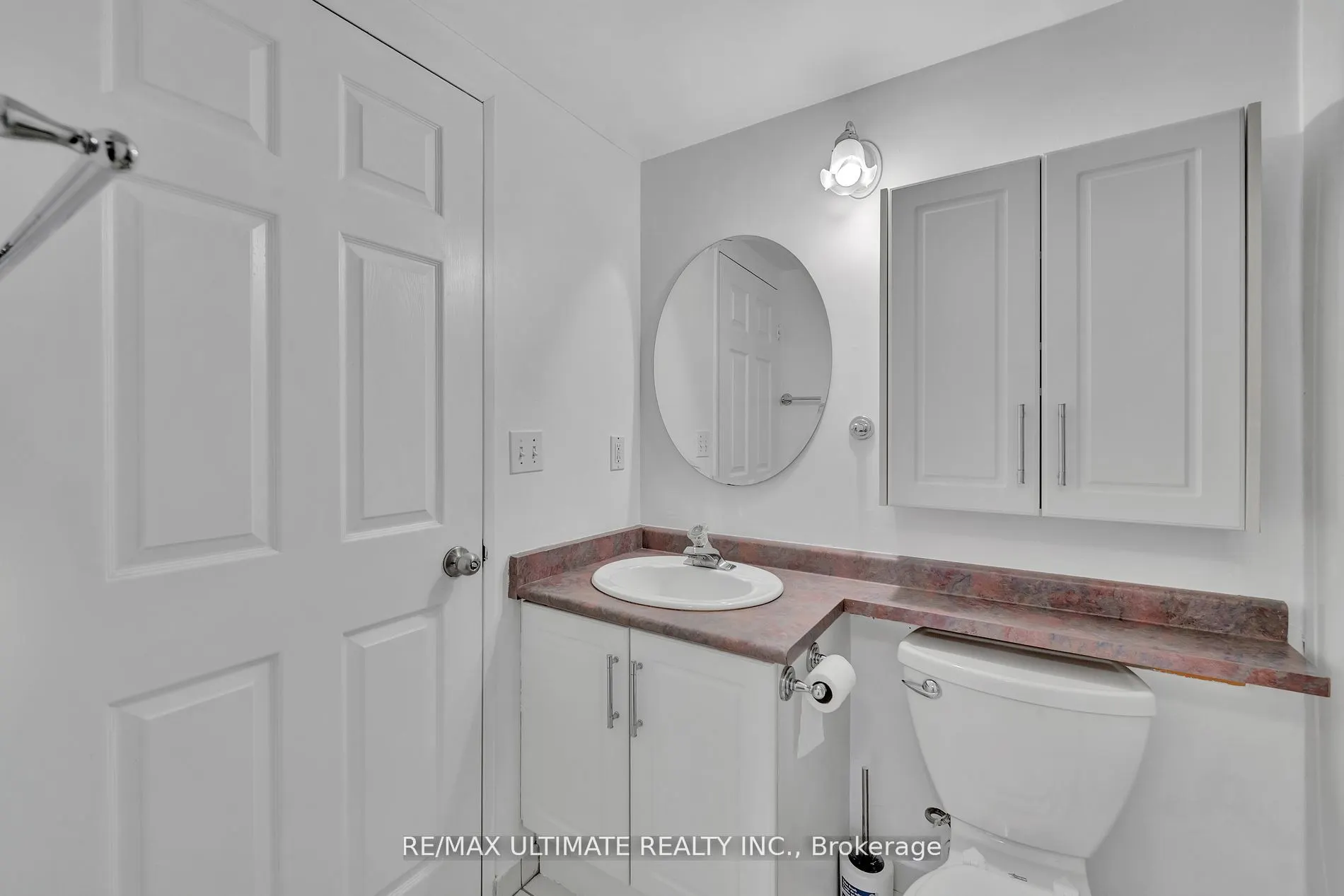 7 Bishop Avenue, #212
