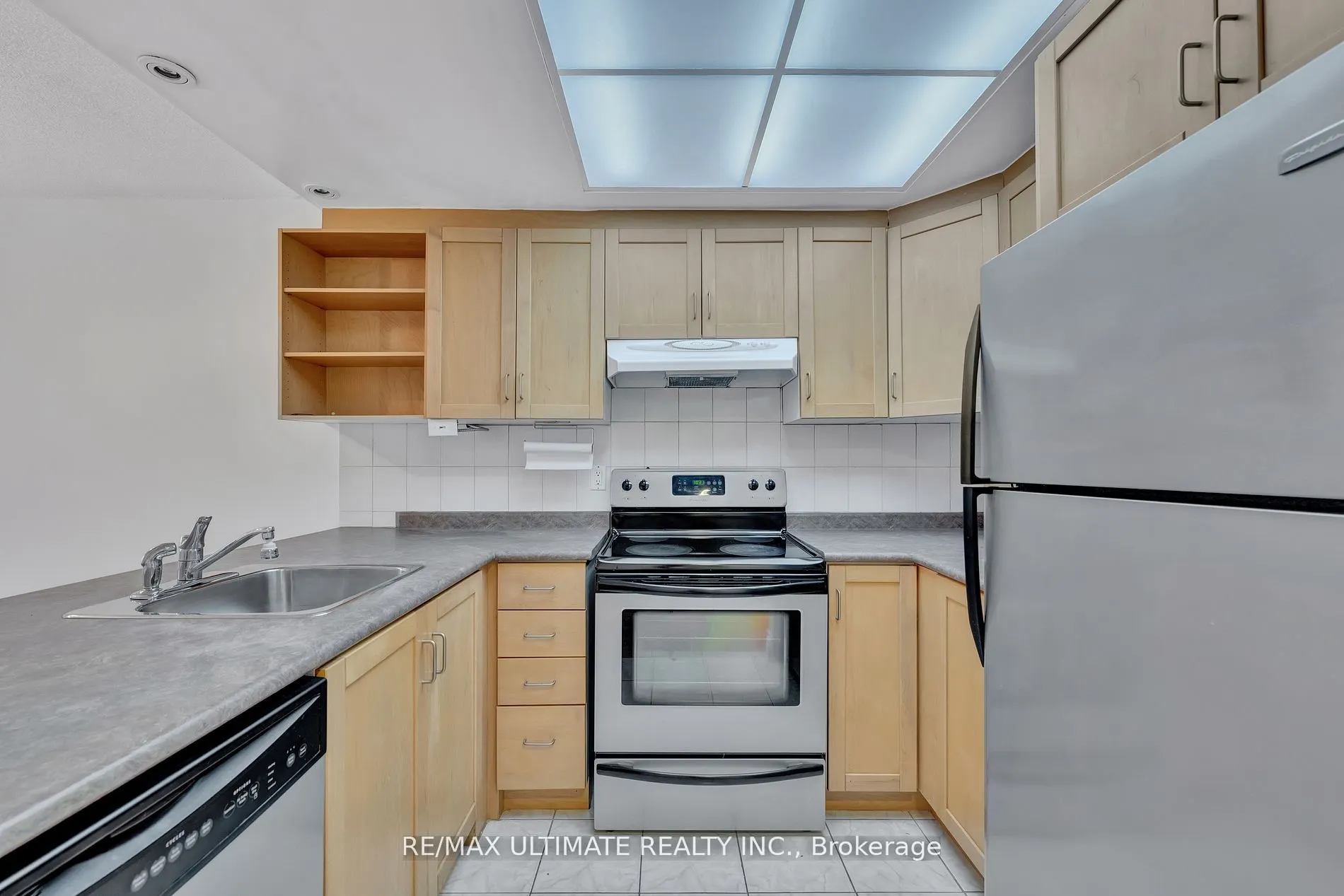 7 Bishop Avenue, #212