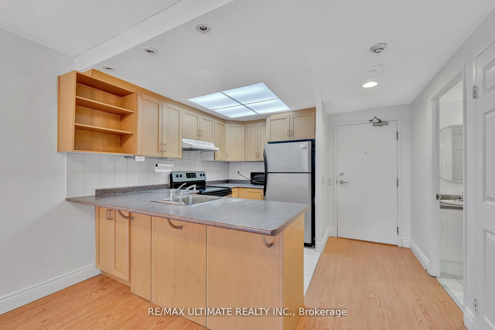 7 Bishop Avenue, #212