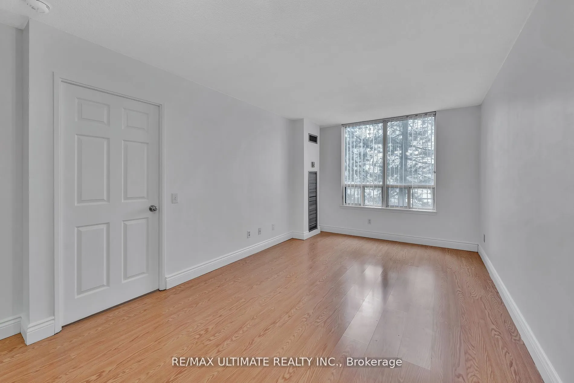7 Bishop Avenue, #212