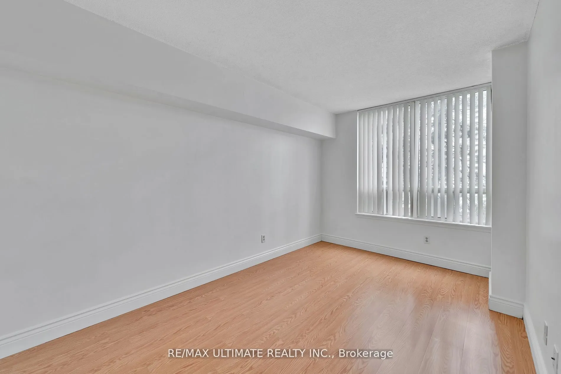 7 Bishop Avenue, #212