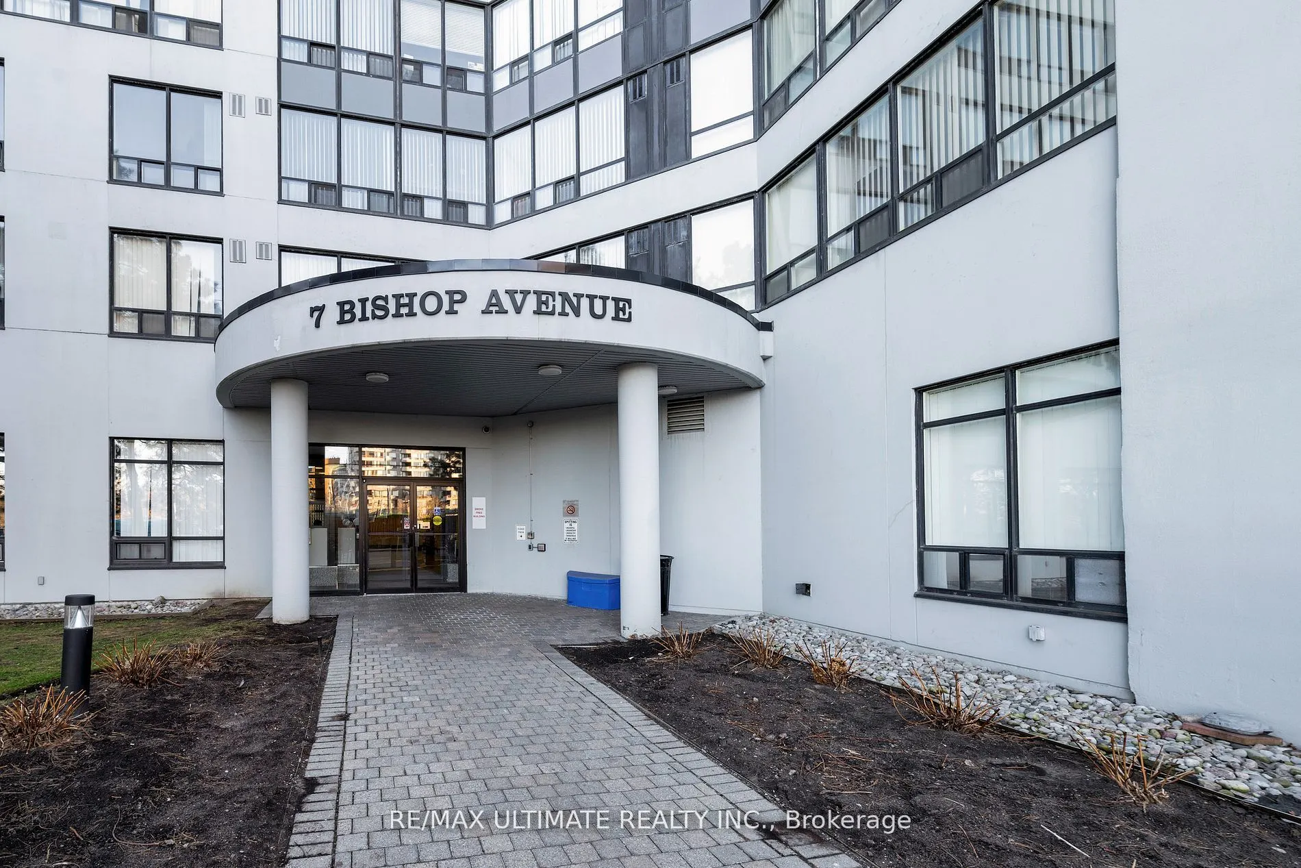 7 Bishop Avenue, #212