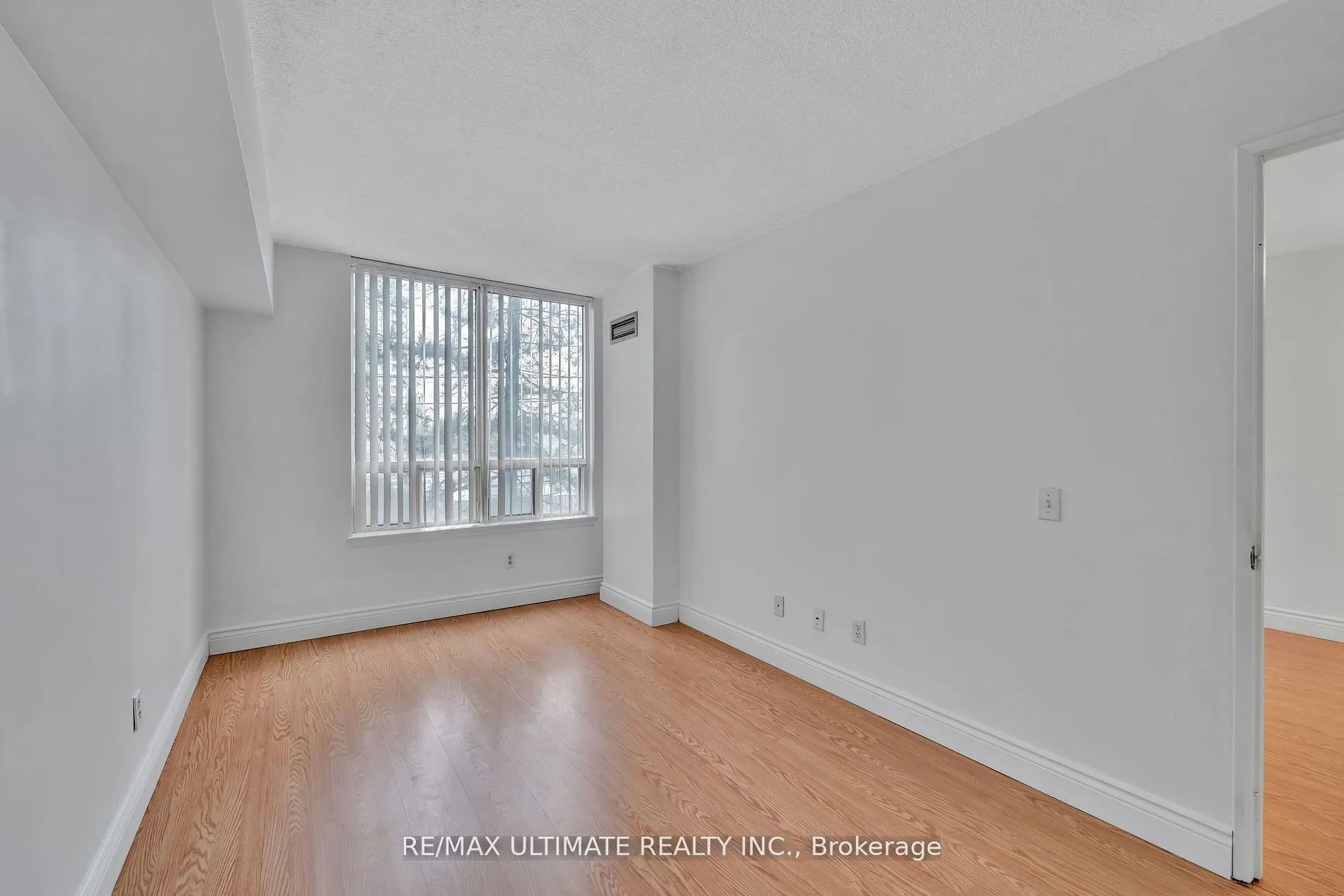 7 Bishop Avenue, #212