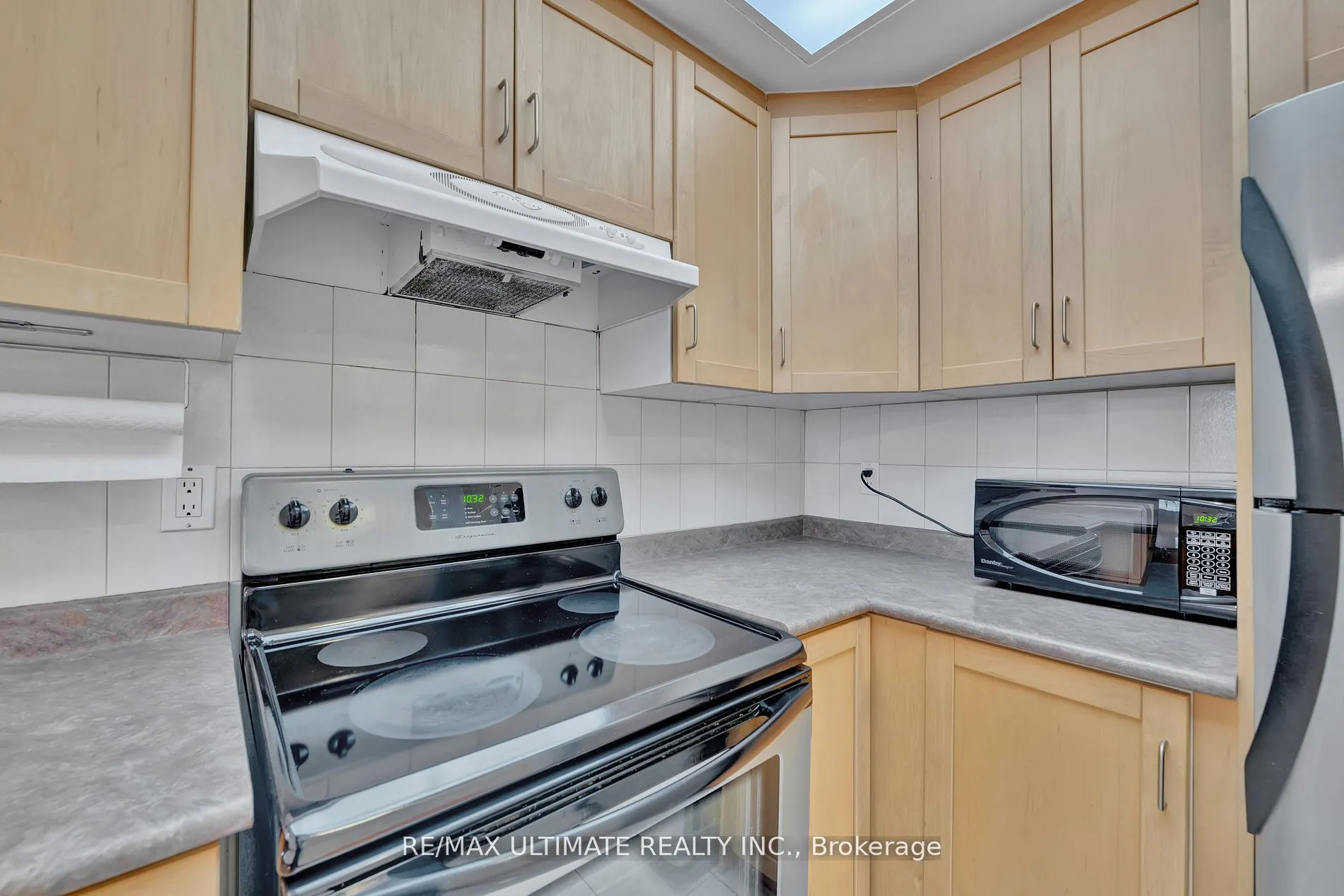 7 Bishop Avenue, #212