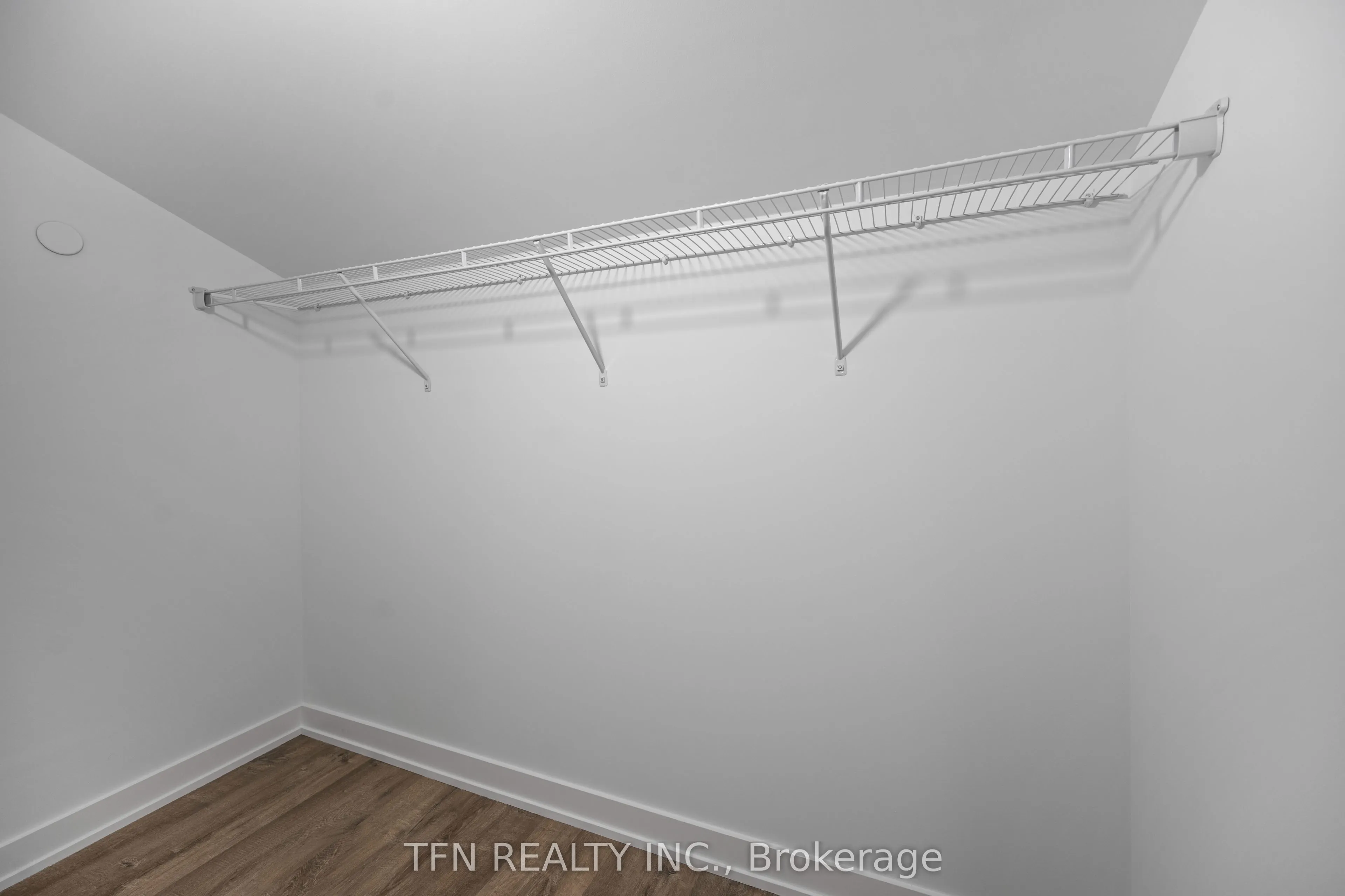 327 King Street W, #307