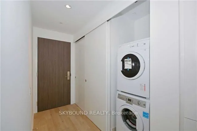 185 Roehampton Avenue, #1113