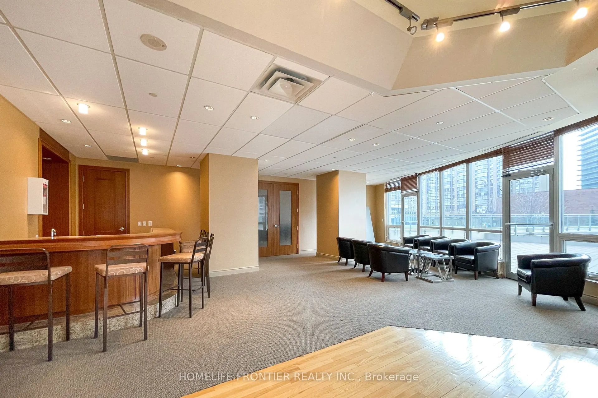 18 Holmes Avenue, #1712