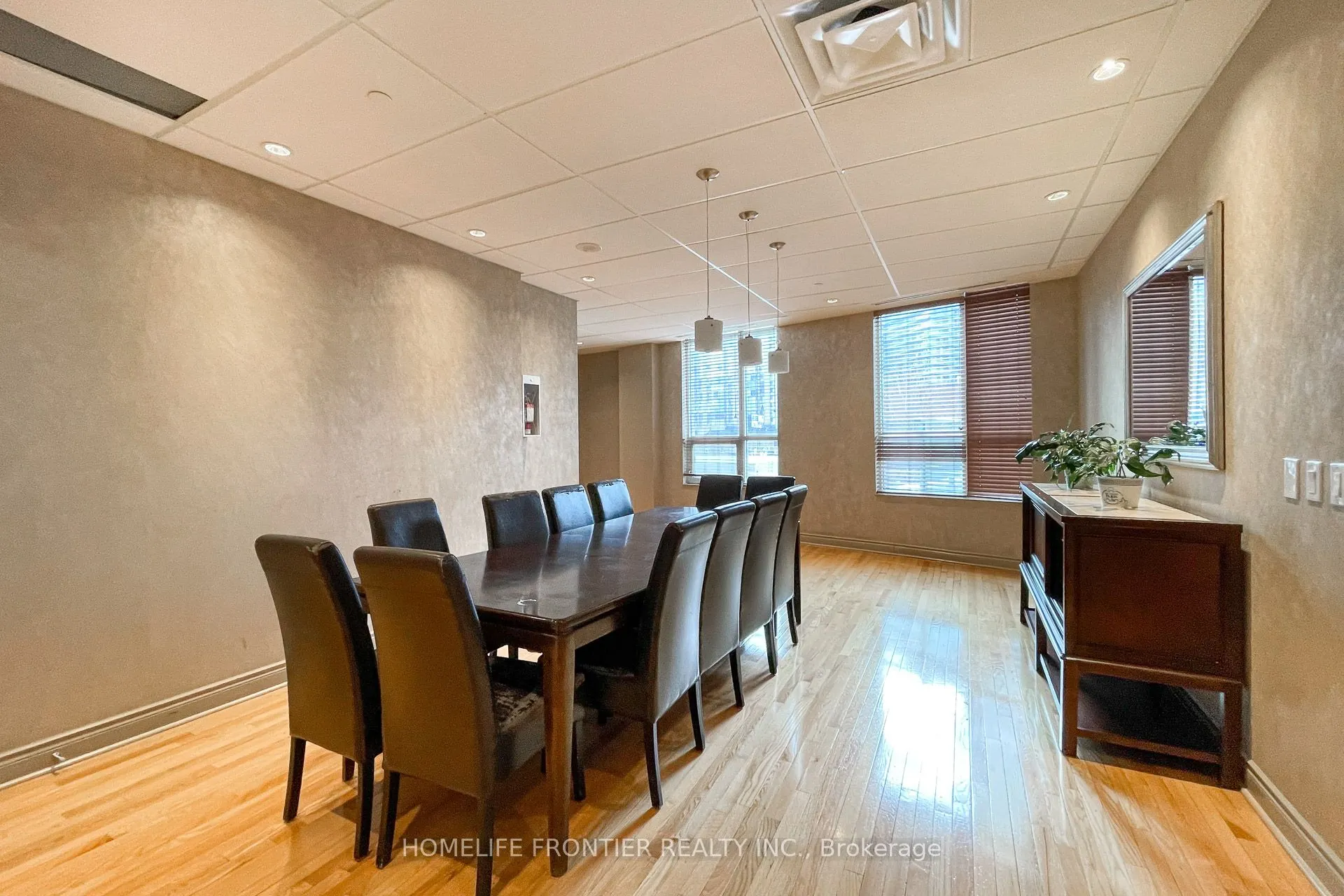18 Holmes Avenue, #1712