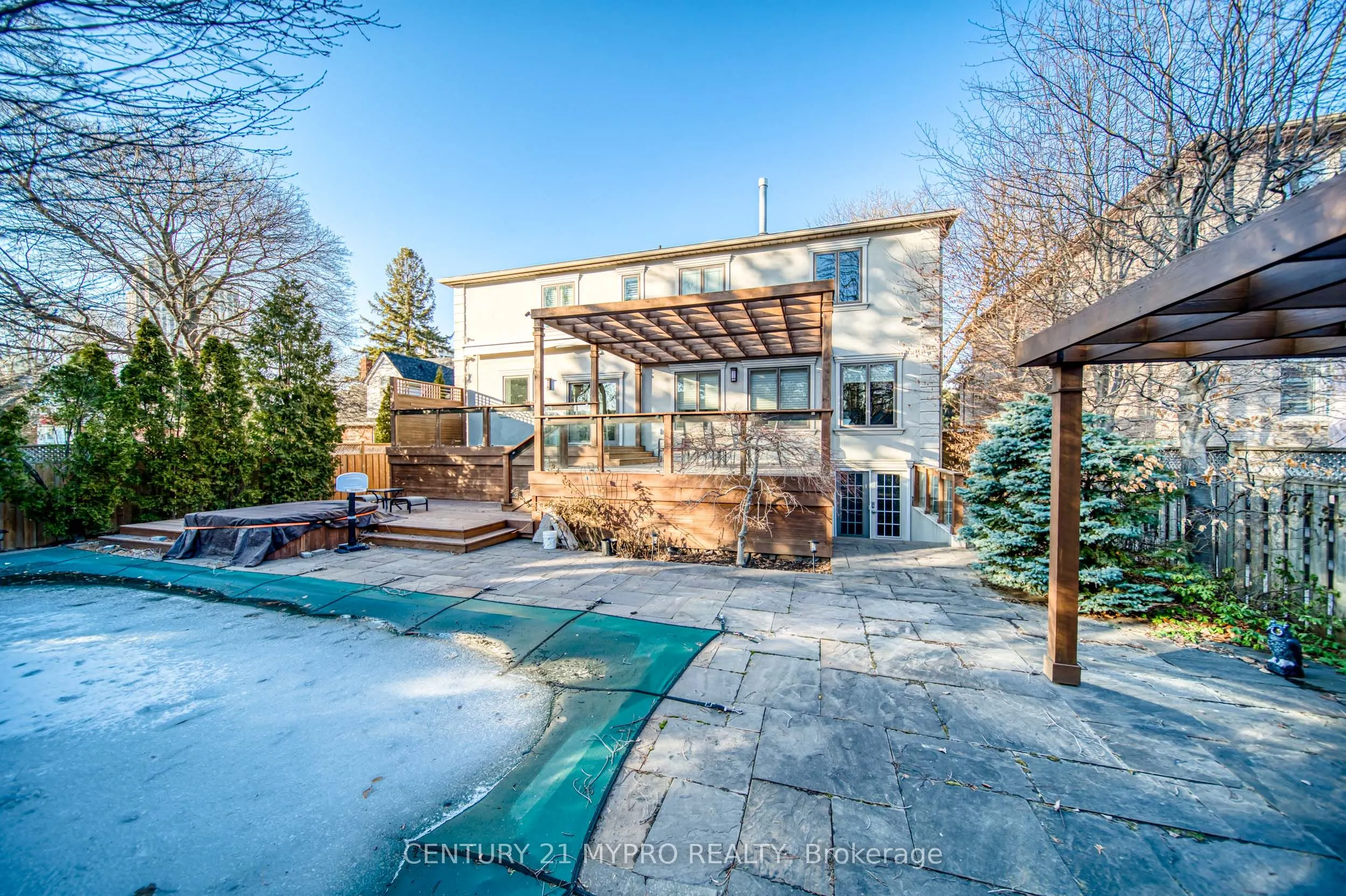 17 Aldershot Crescent