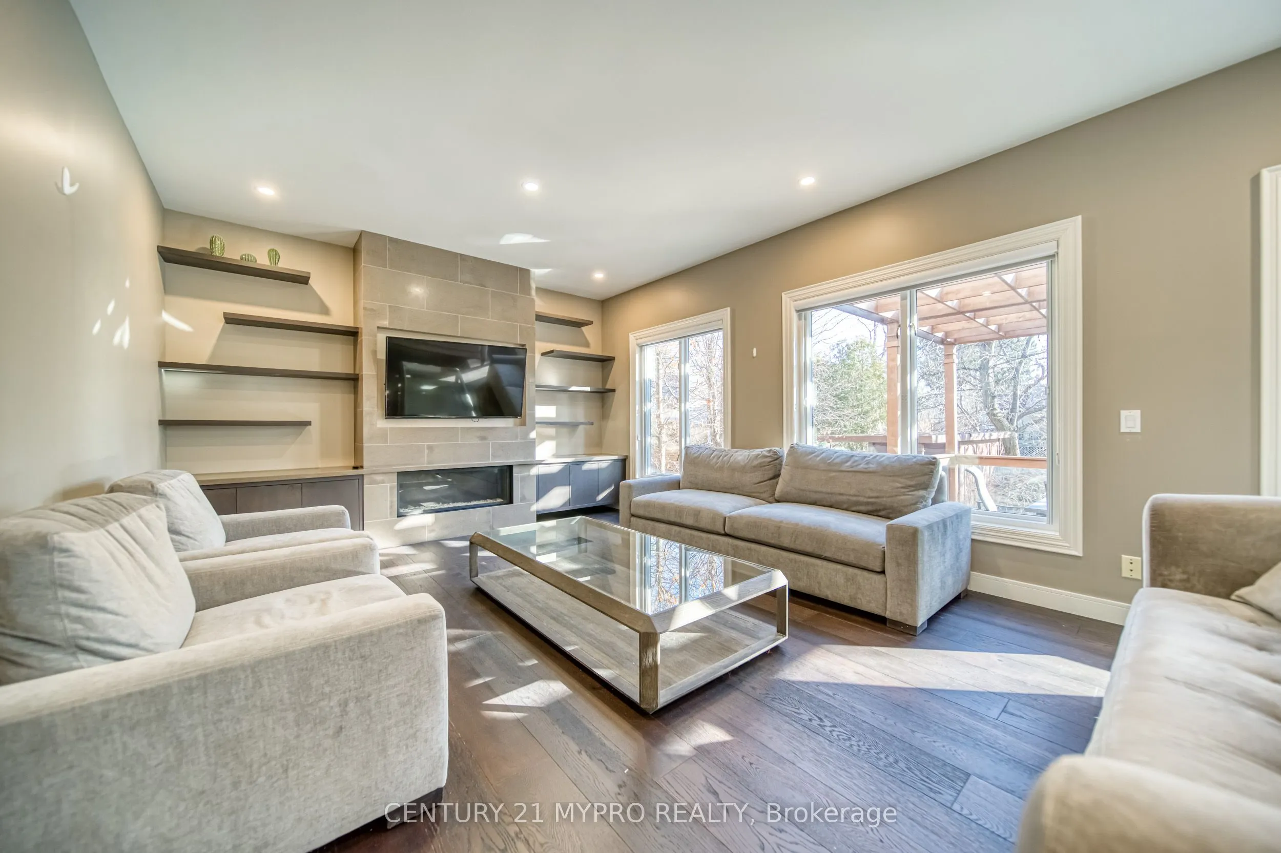 17 Aldershot Crescent