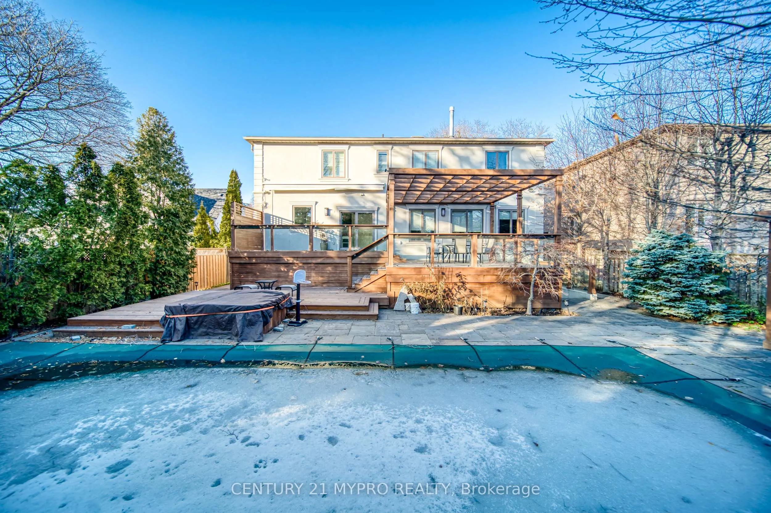 17 Aldershot Crescent