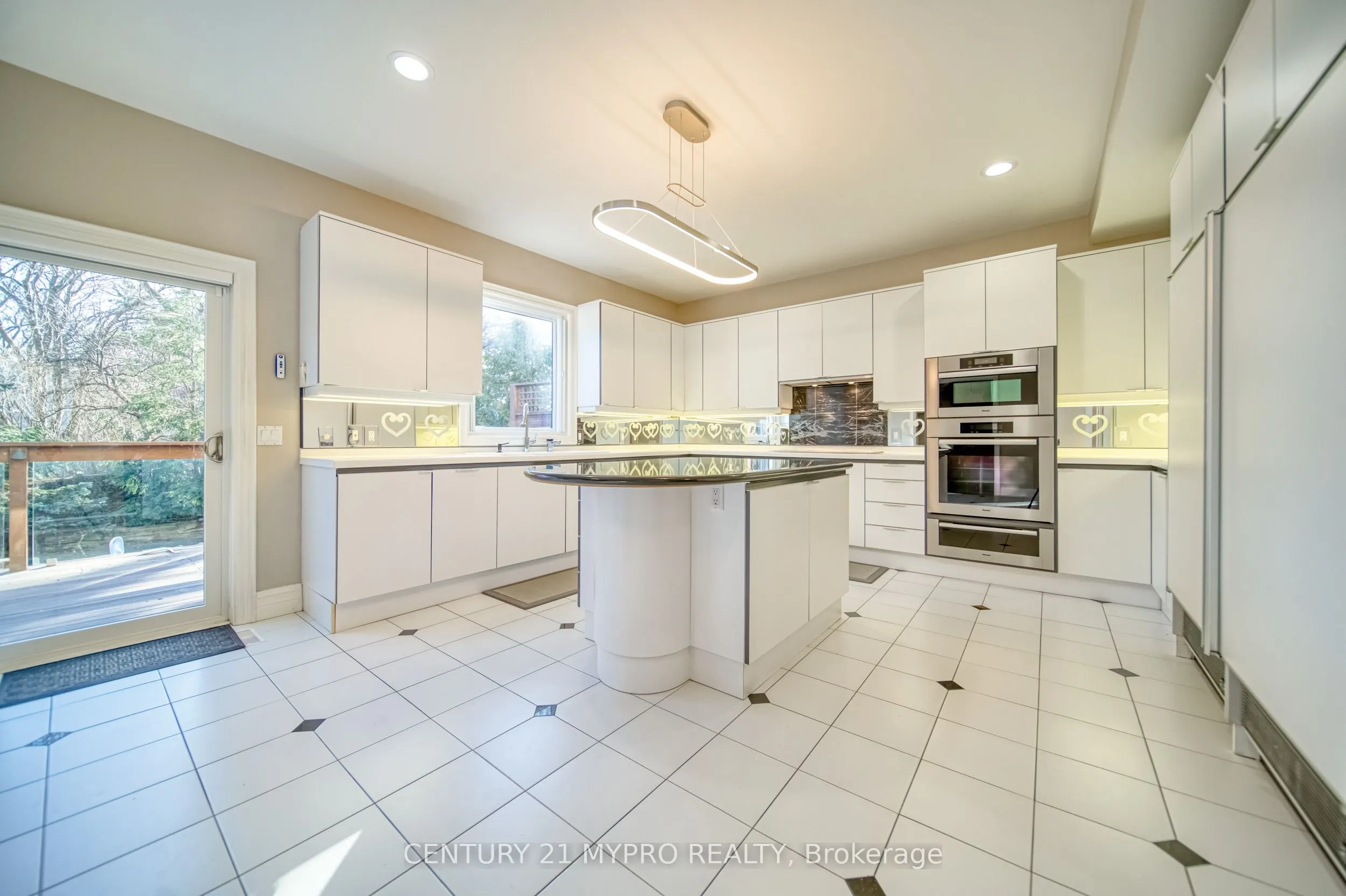 17 Aldershot Crescent