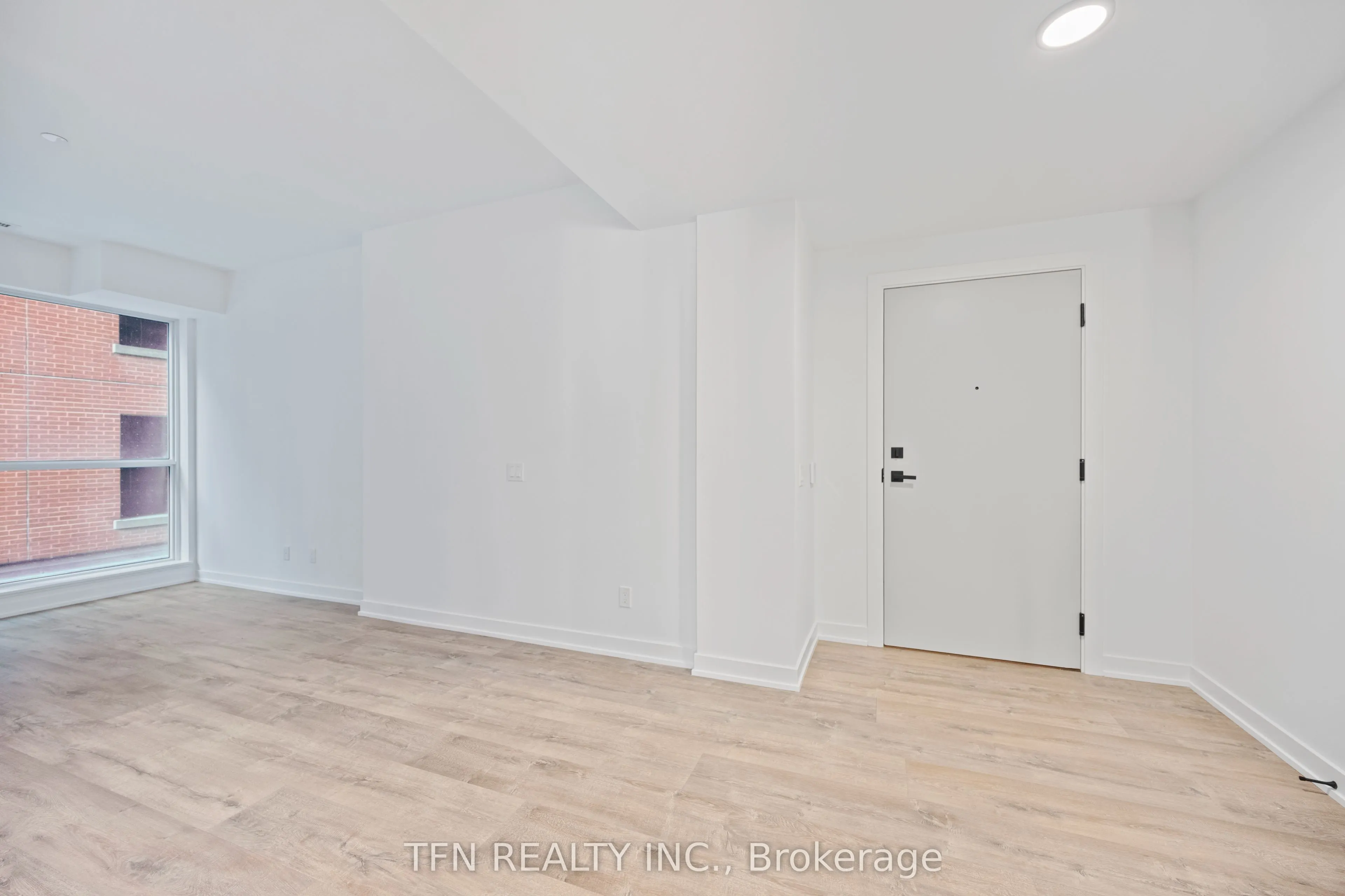 327 King Street W, #301