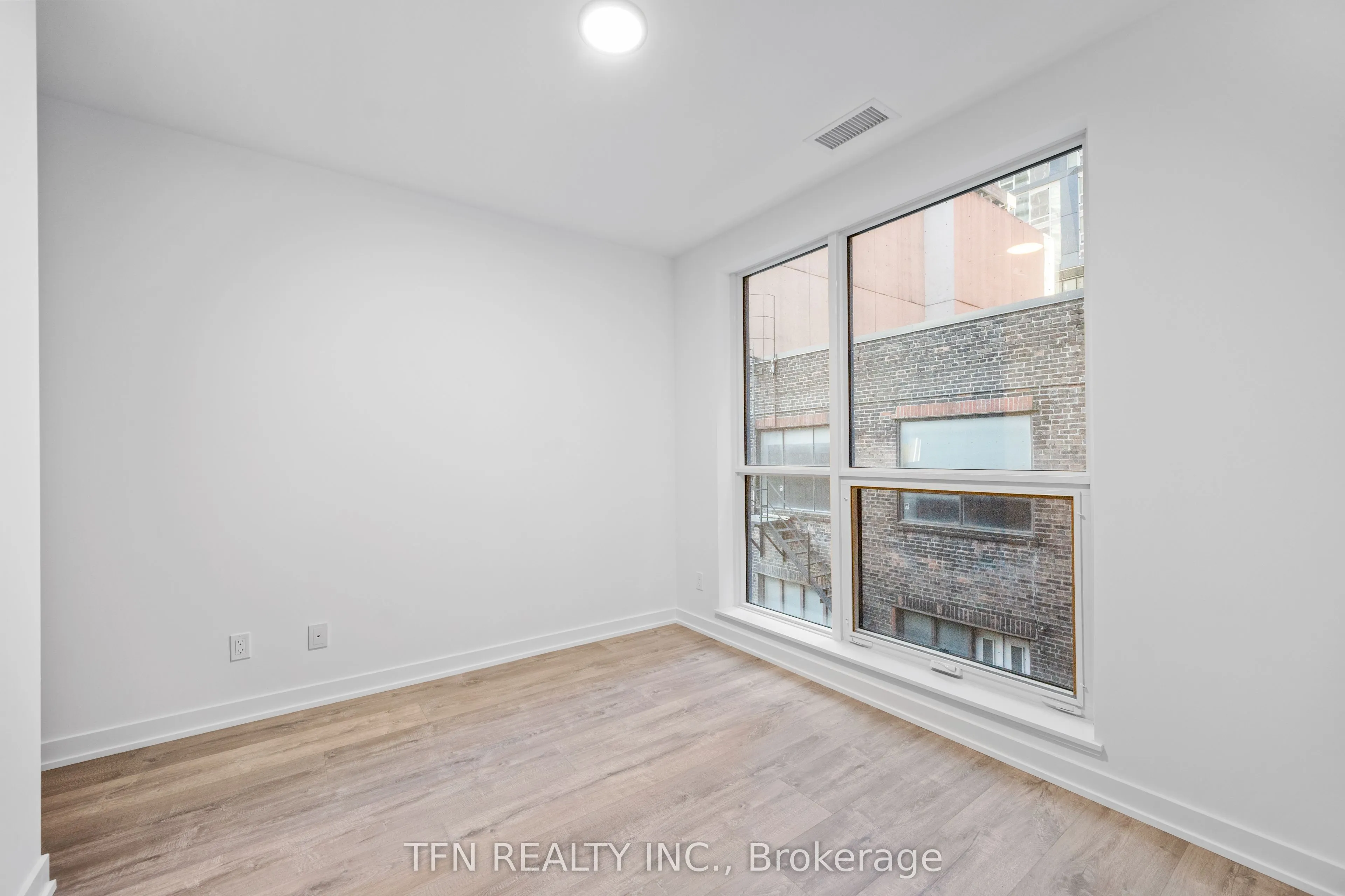 327 King Street W, #301