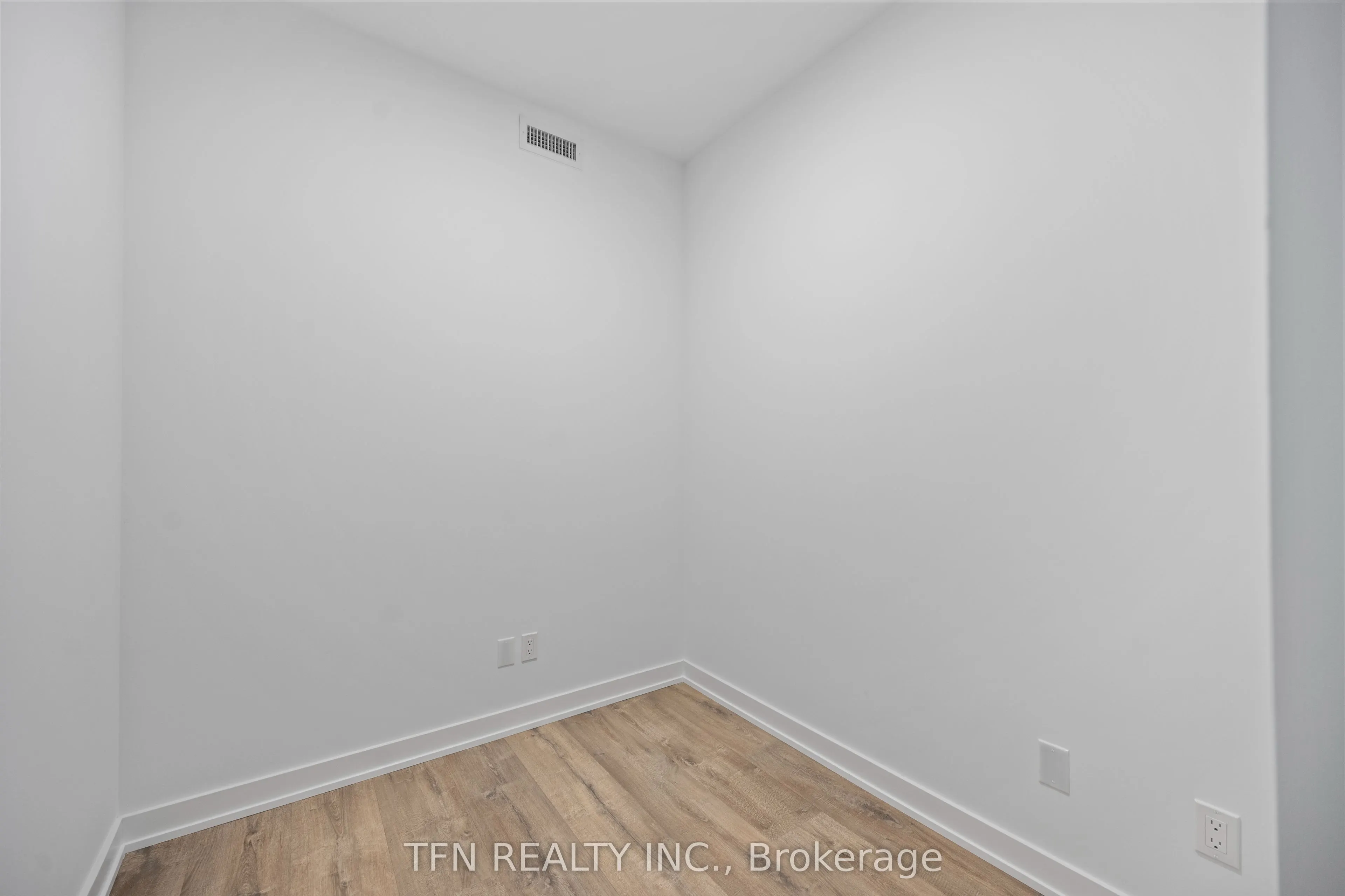 327 King Street W, #301