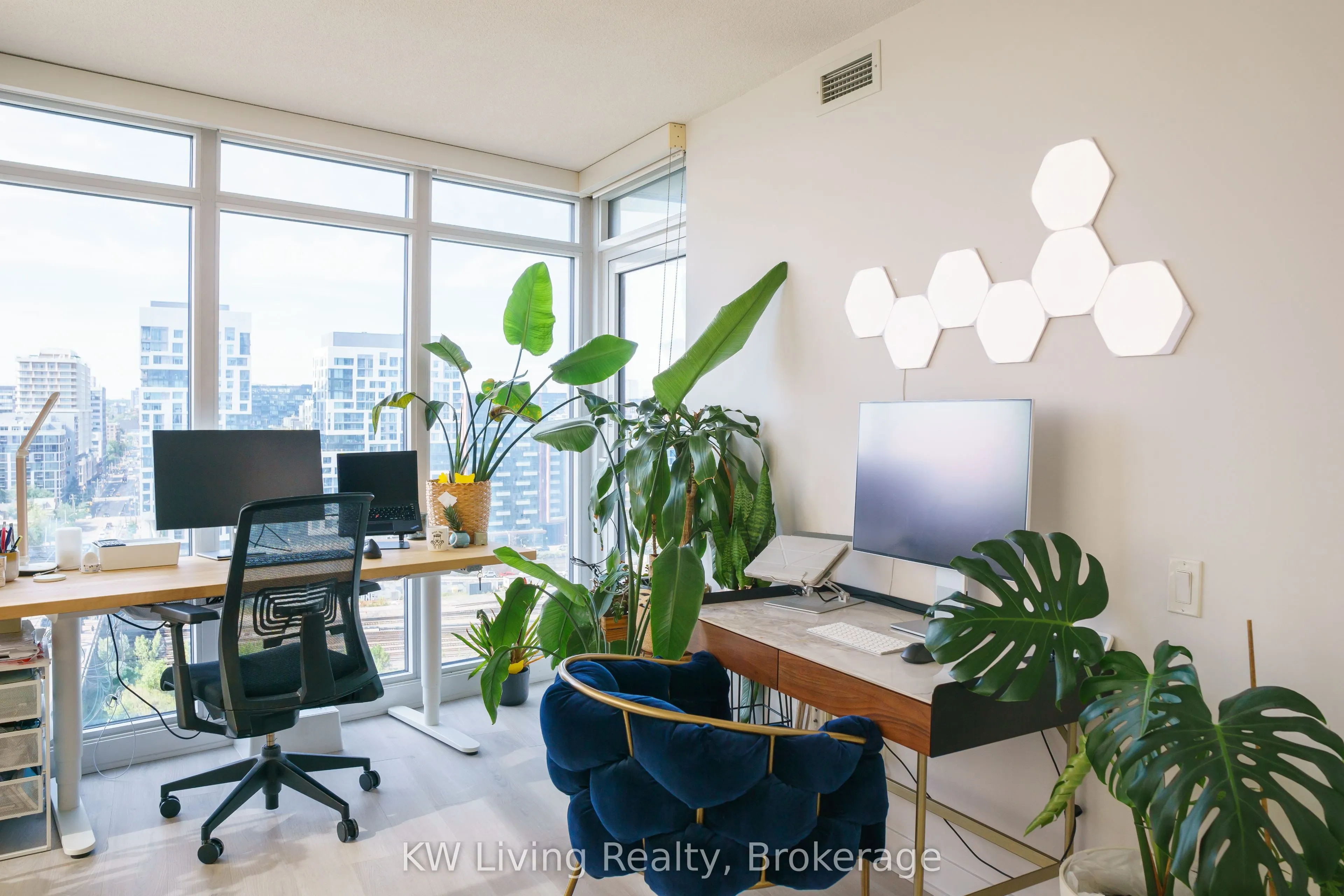 80 Queens Wharf Road, #1803