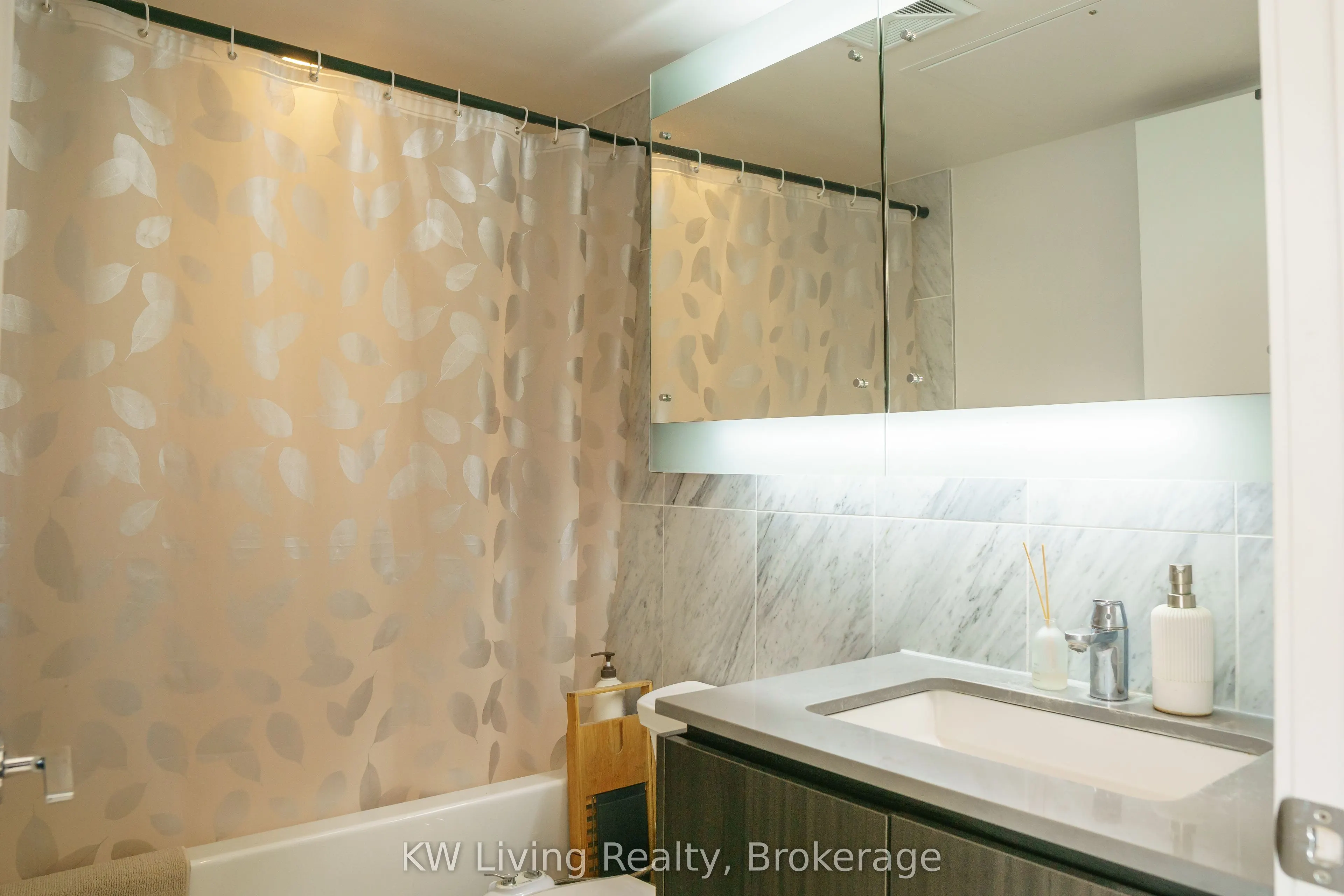 80 Queens Wharf Road, #1803