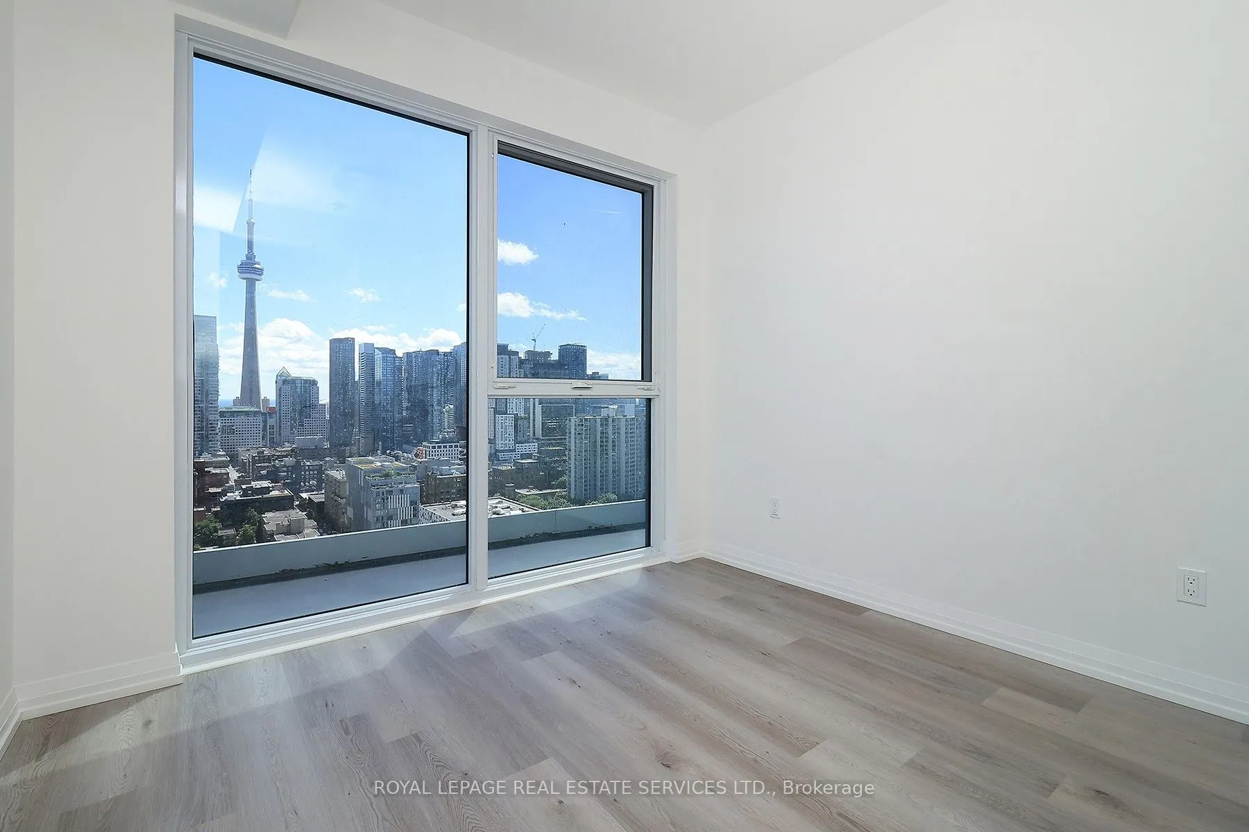 280 Dundas Street W, #2408
