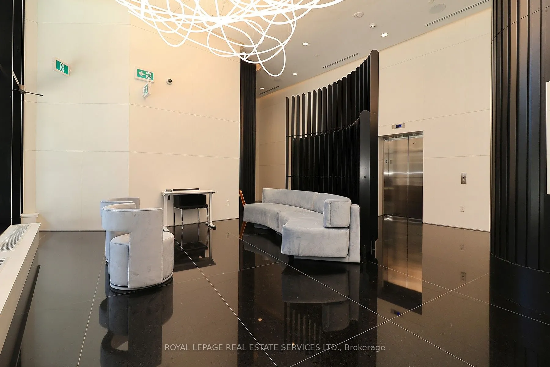 280 Dundas Street W, #2408