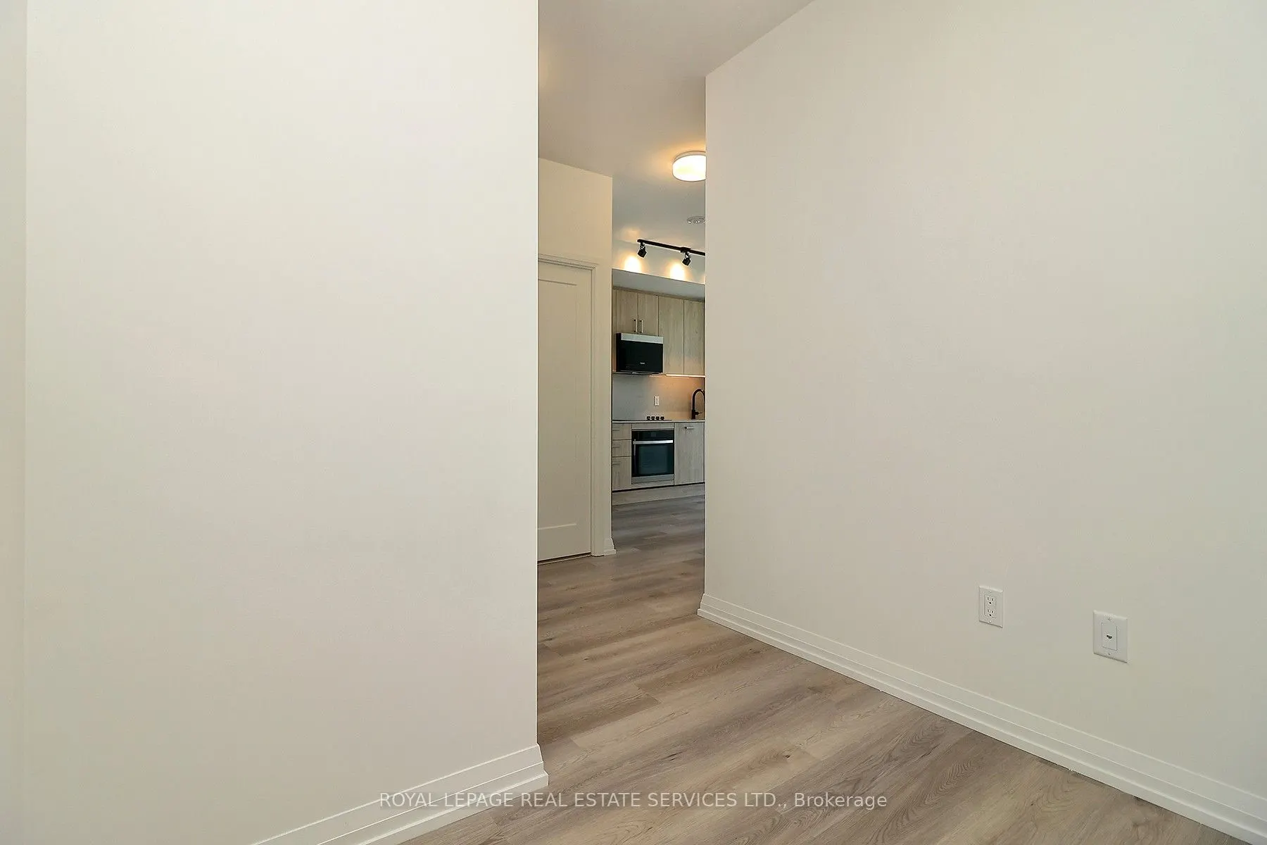 280 Dundas Street W, #2408