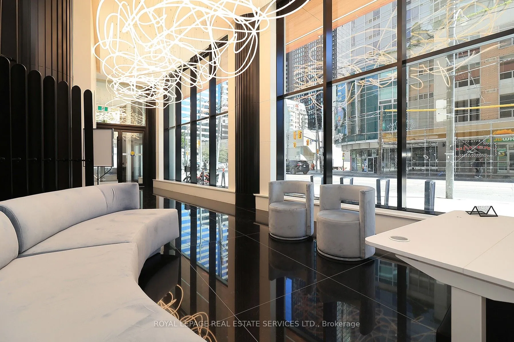 280 Dundas Street W, #2408