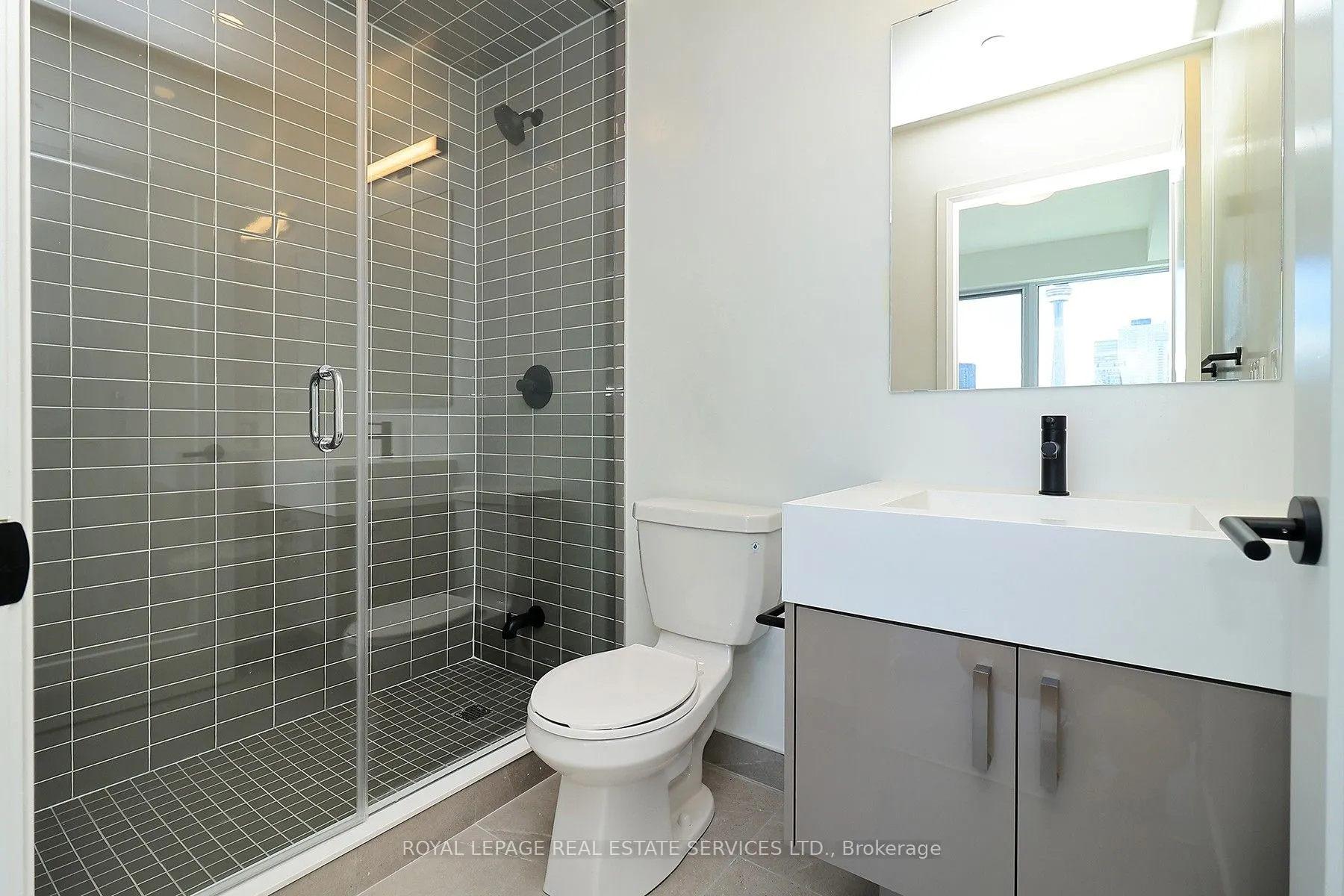 280 Dundas Street W, #2408