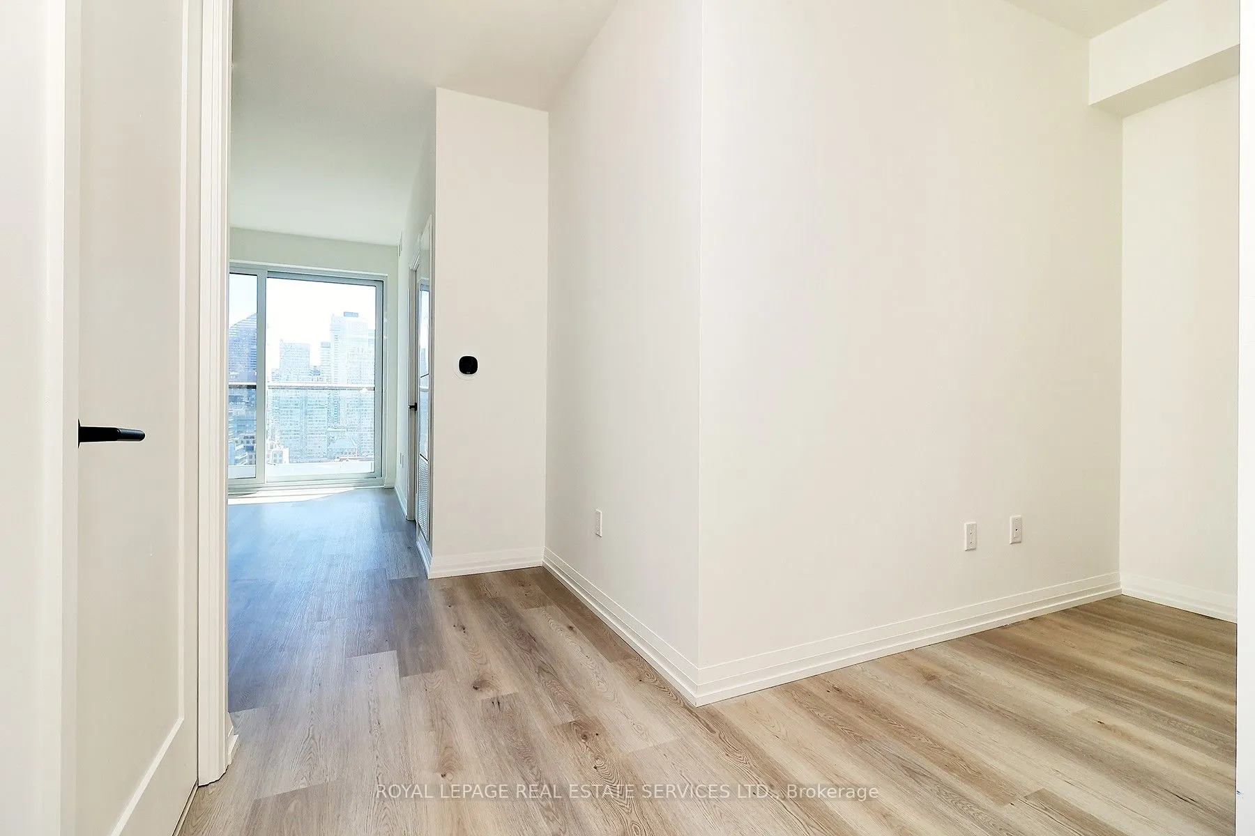 280 Dundas Street W, #2408