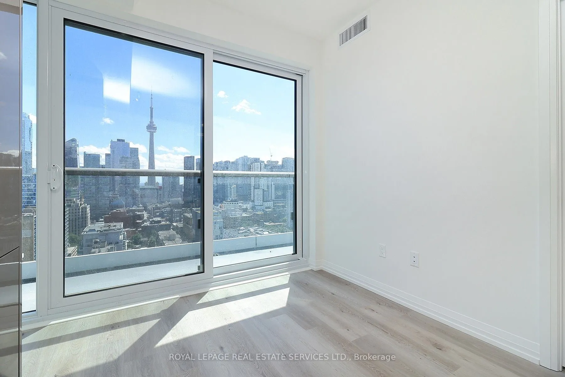 280 Dundas Street W, #2408