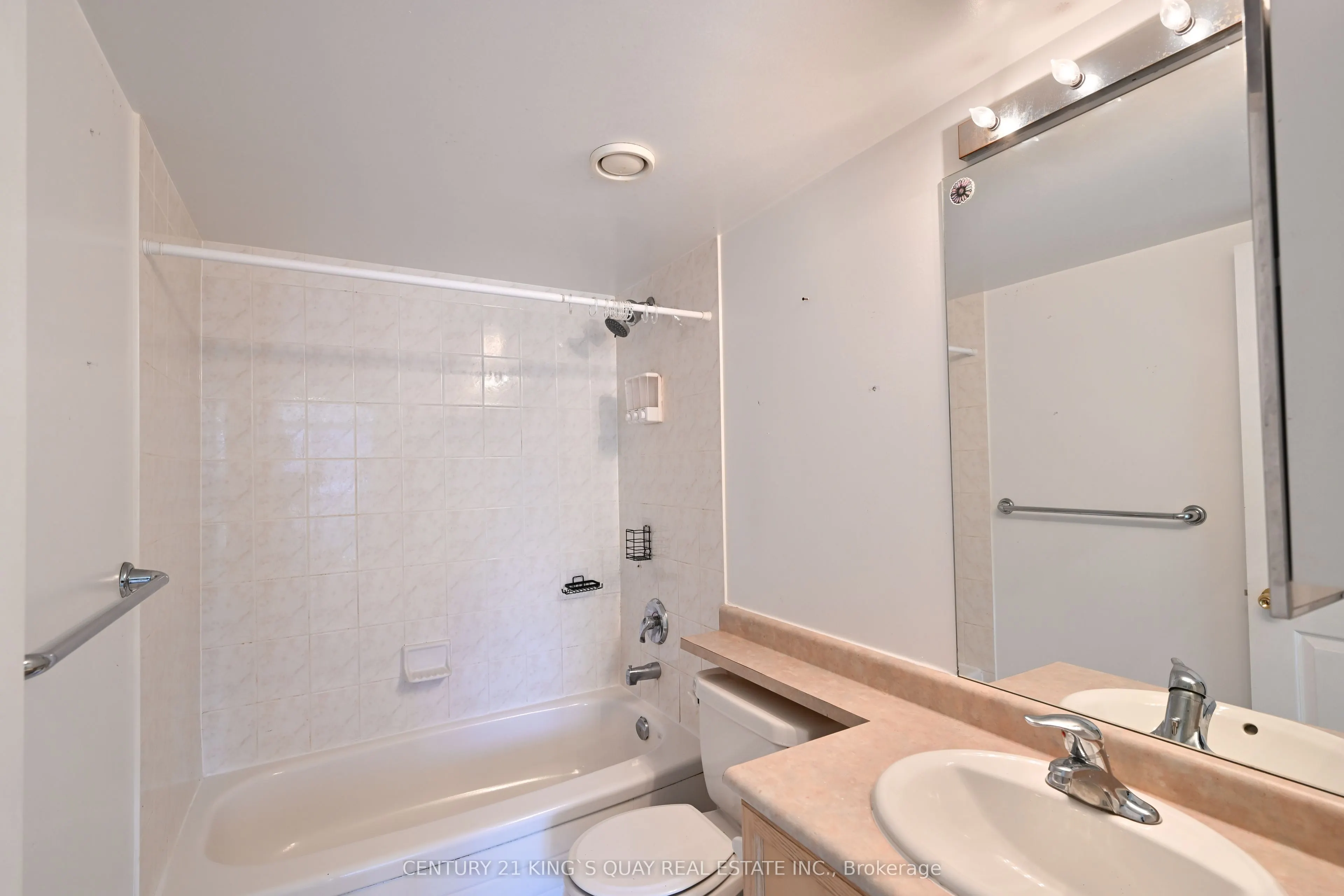 18 Parkview Avenue, #907