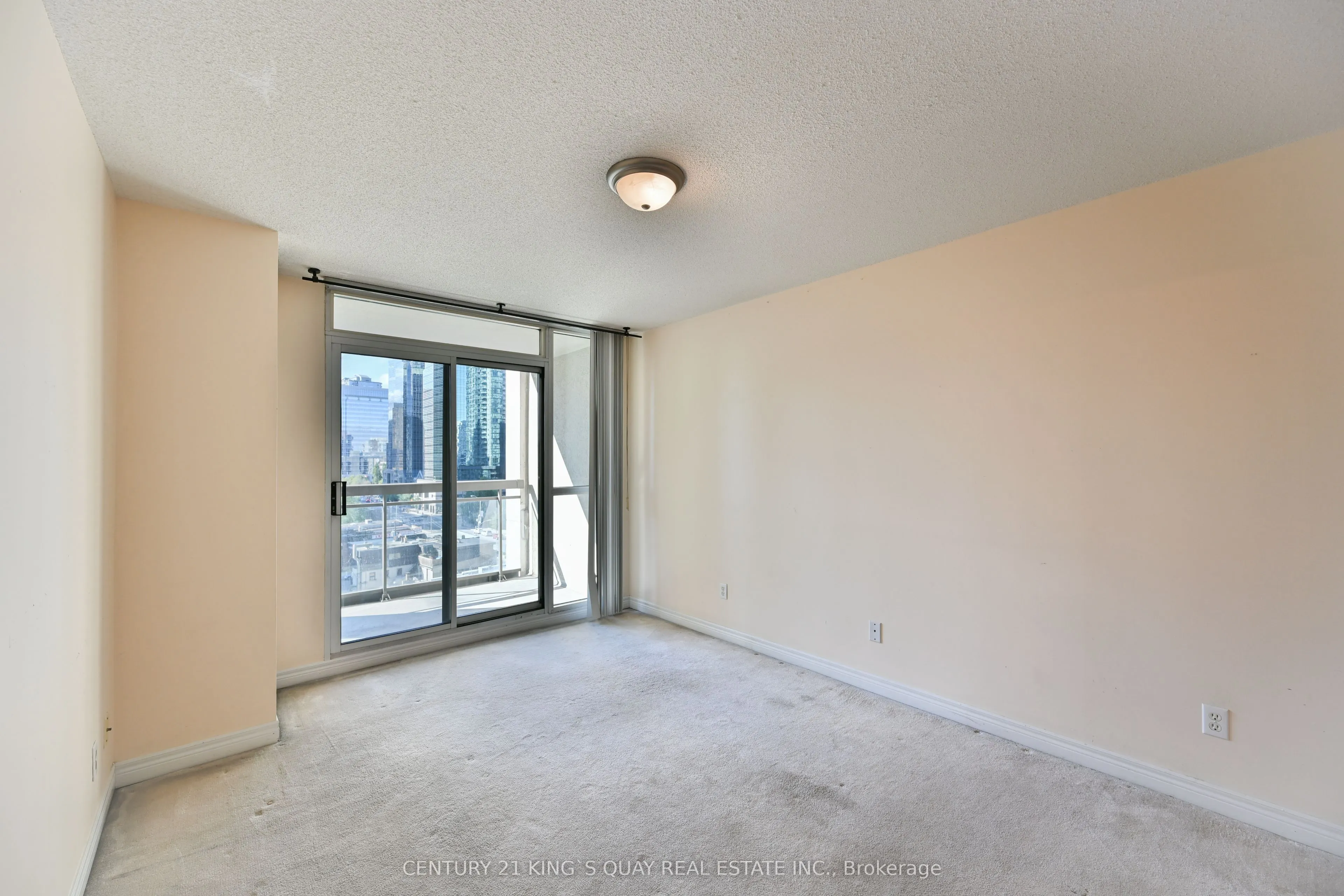 18 Parkview Avenue, #907