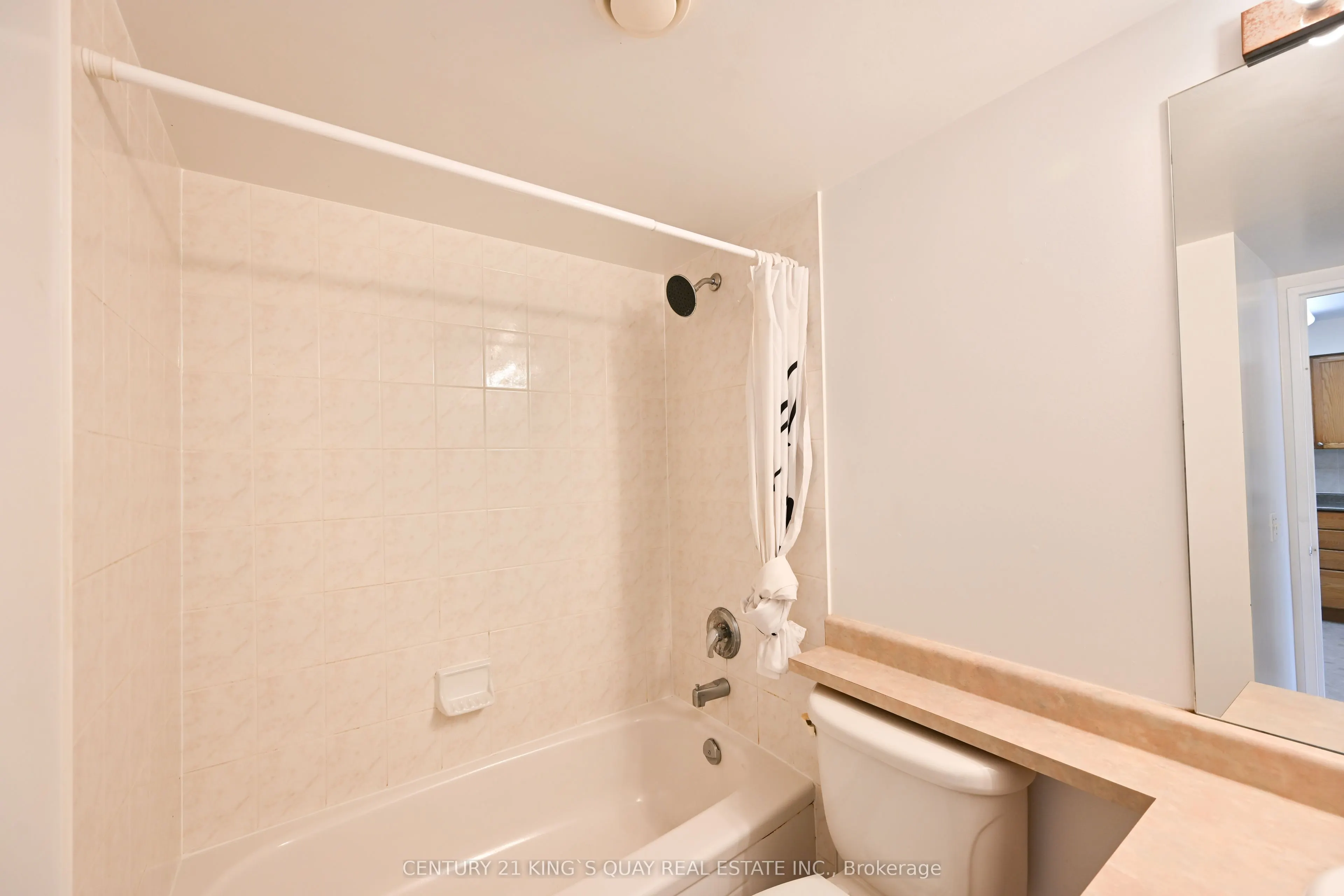 18 Parkview Avenue, #907