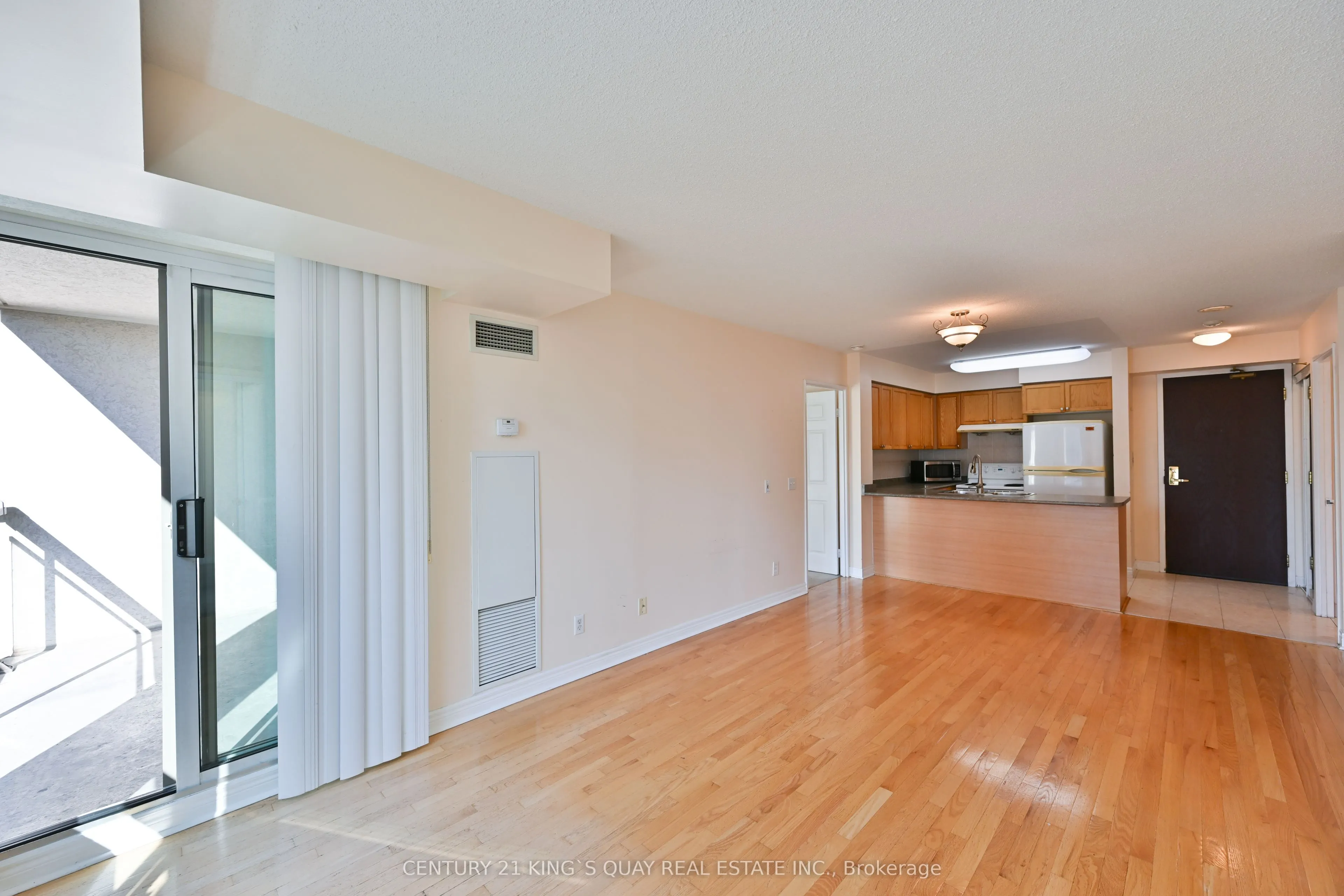 18 Parkview Avenue, #907