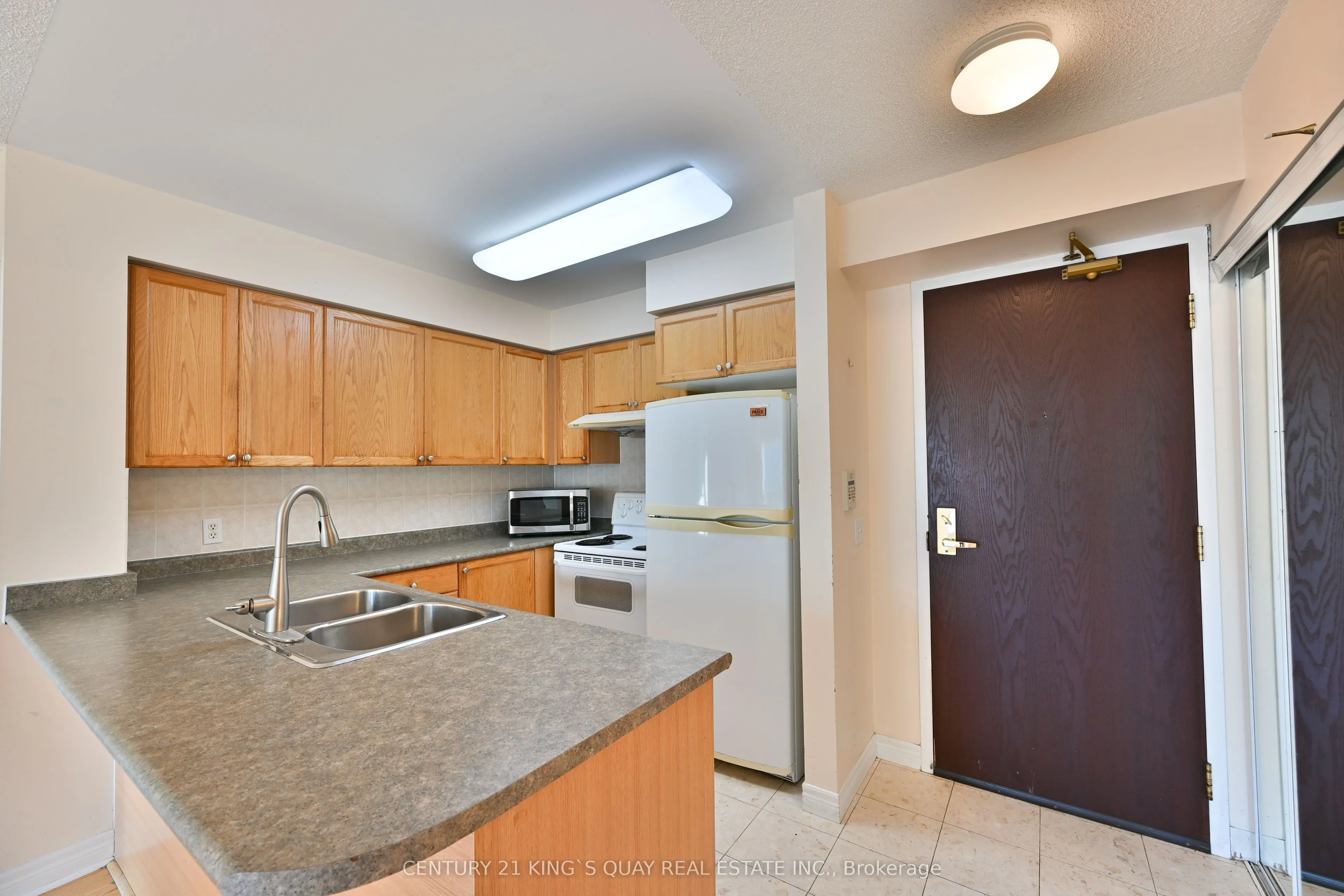 18 Parkview Avenue, #907