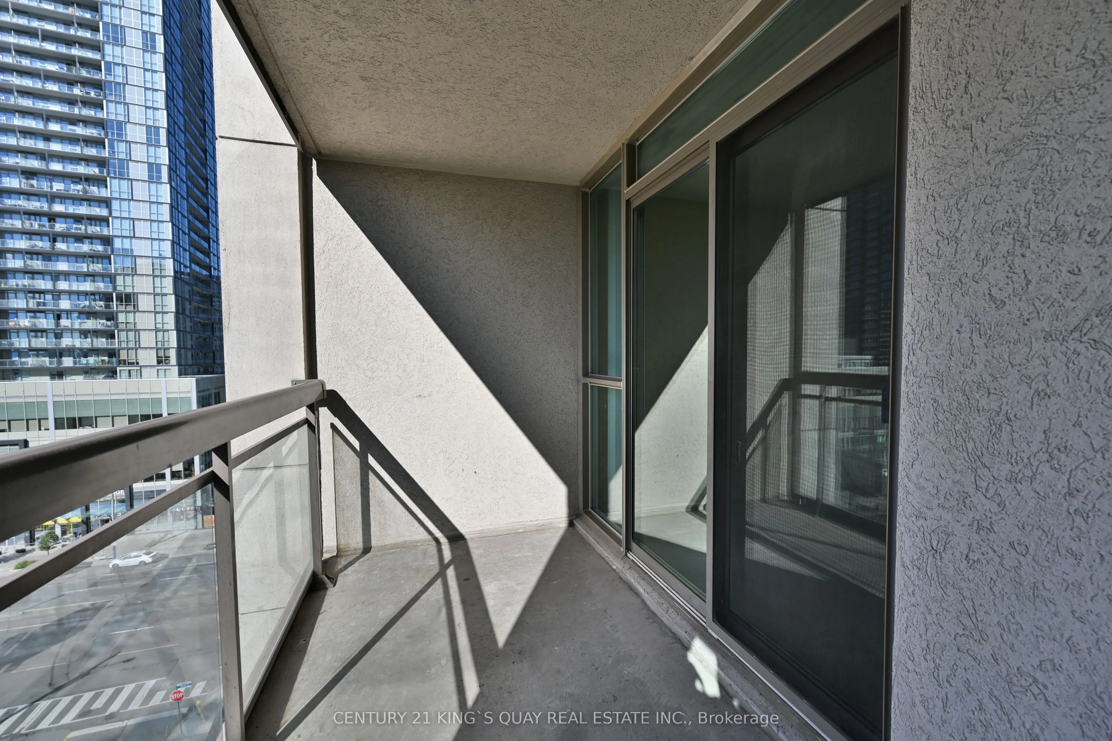 18 Parkview Avenue, #907