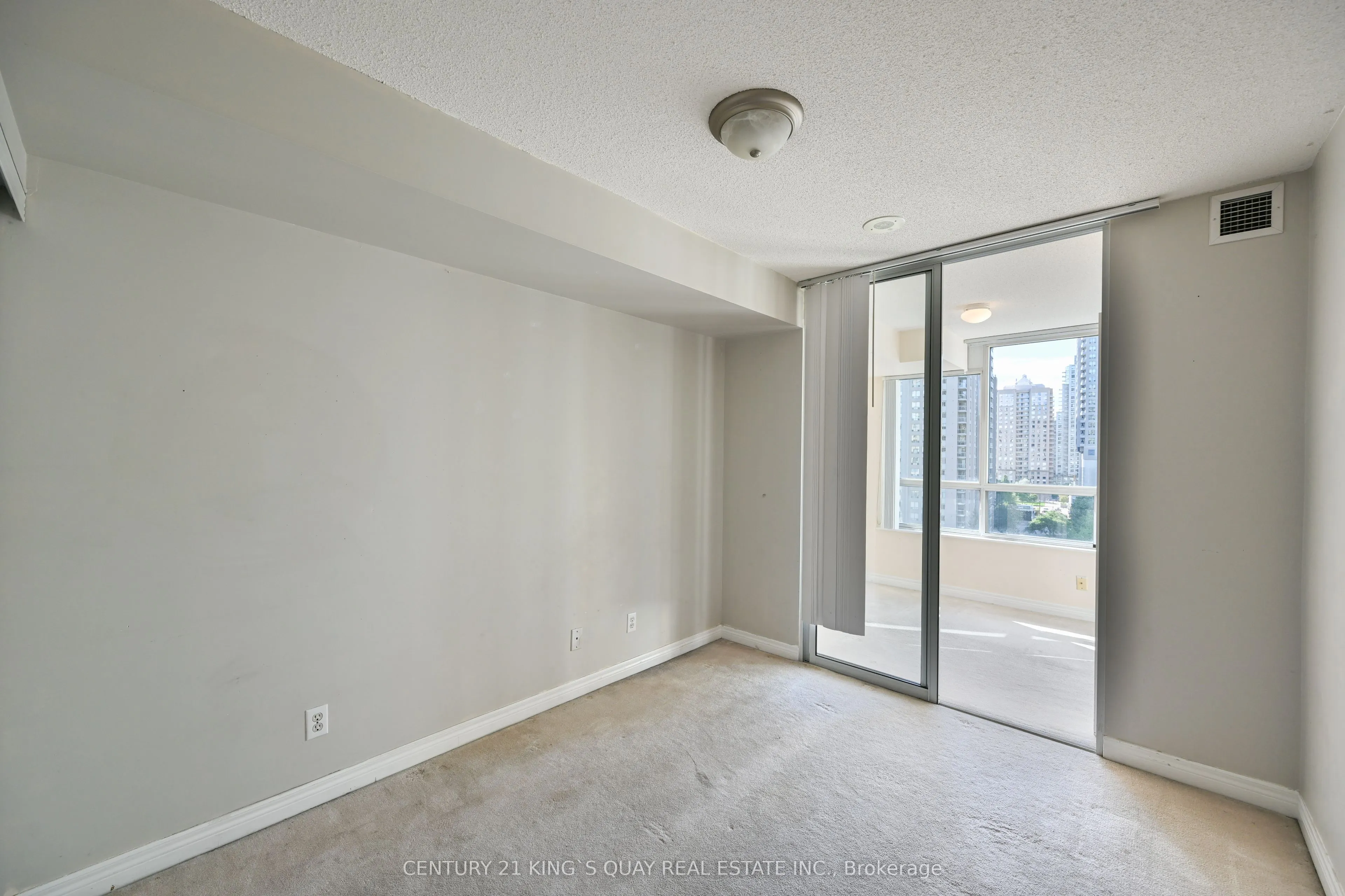 18 Parkview Avenue, #907