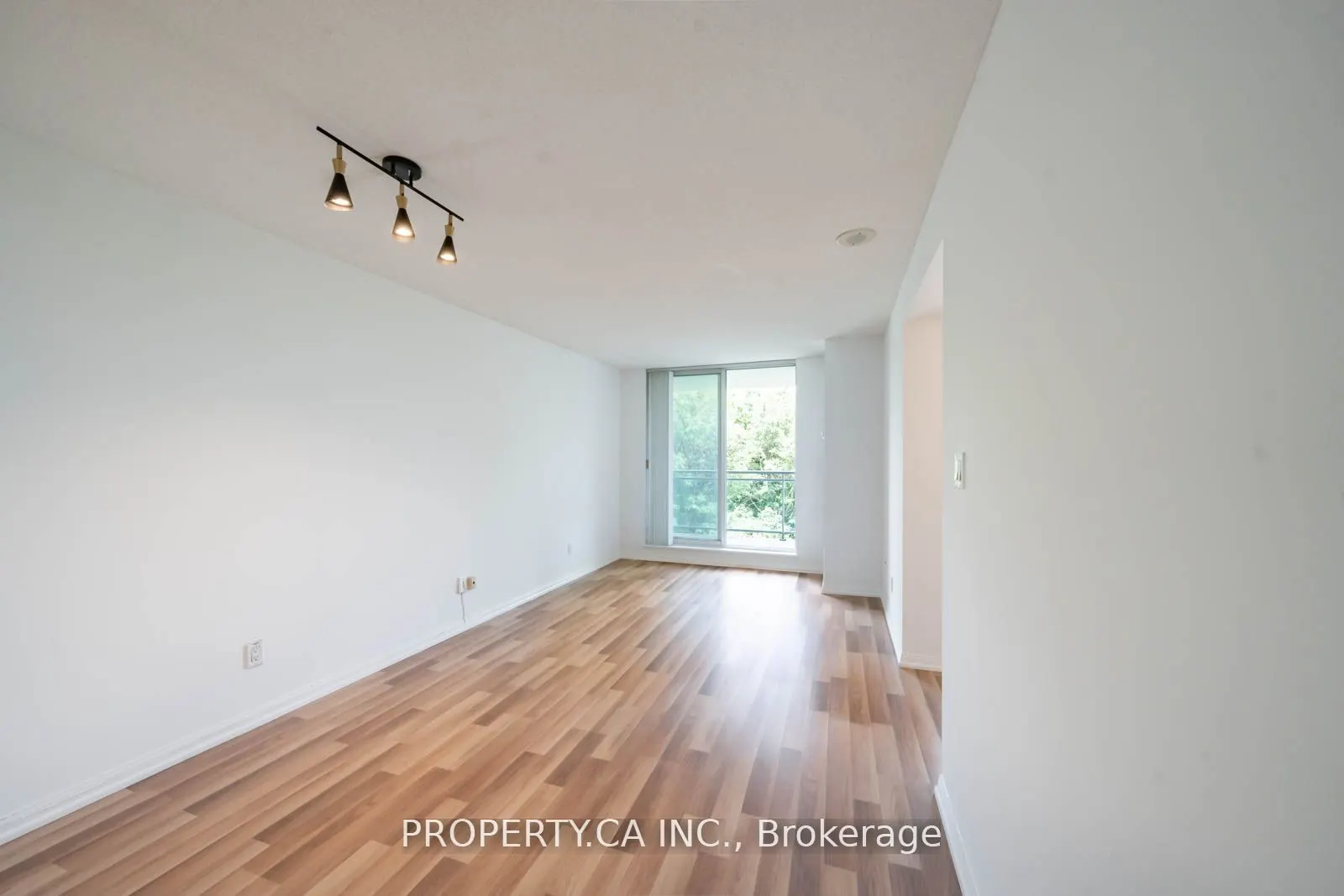 398 Eglinton Avenue E, #603