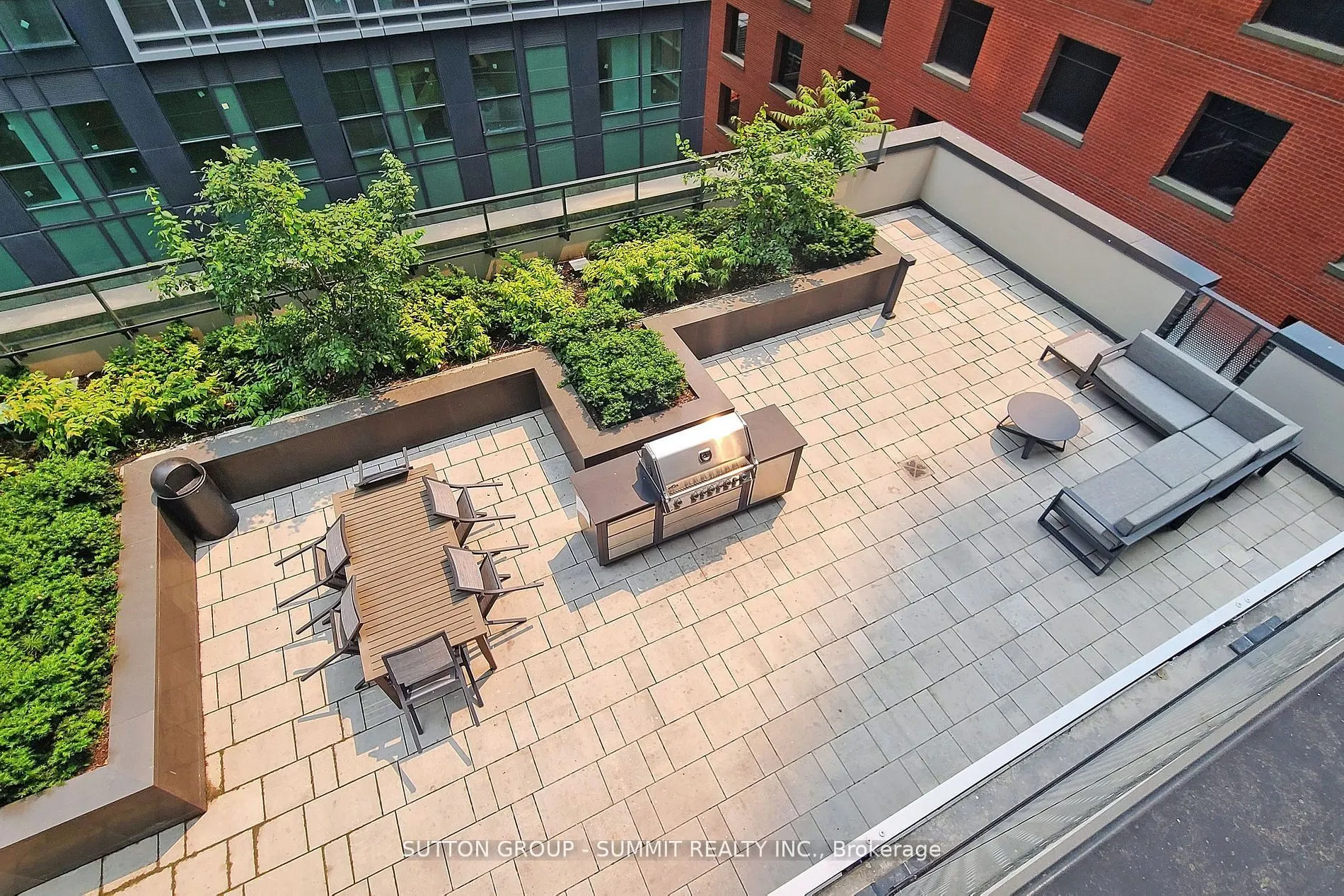 125 Blue Jays Way, #907