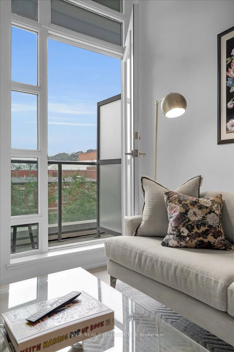 380 Macpherson Avenue, #317