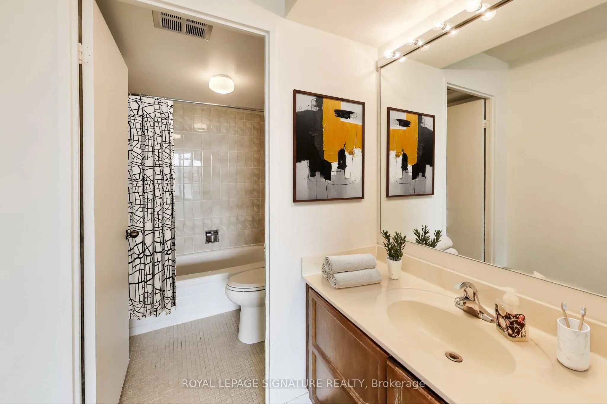 33 Elmhurst Avenue, #1208