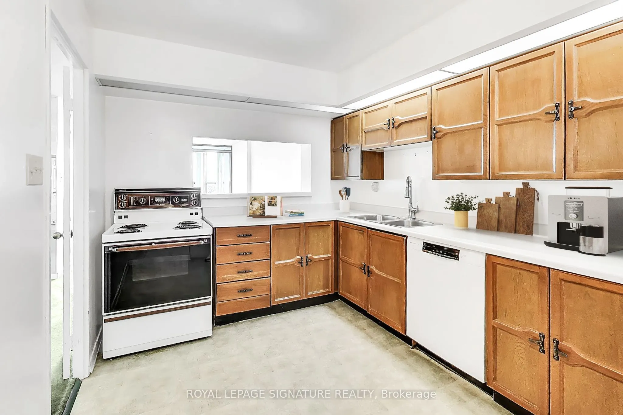33 Elmhurst Avenue, #1208