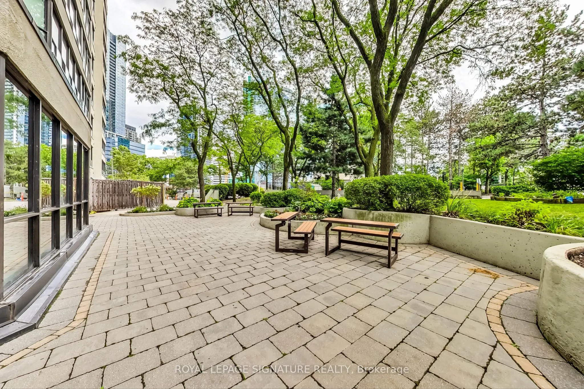 33 Elmhurst Avenue, #1208