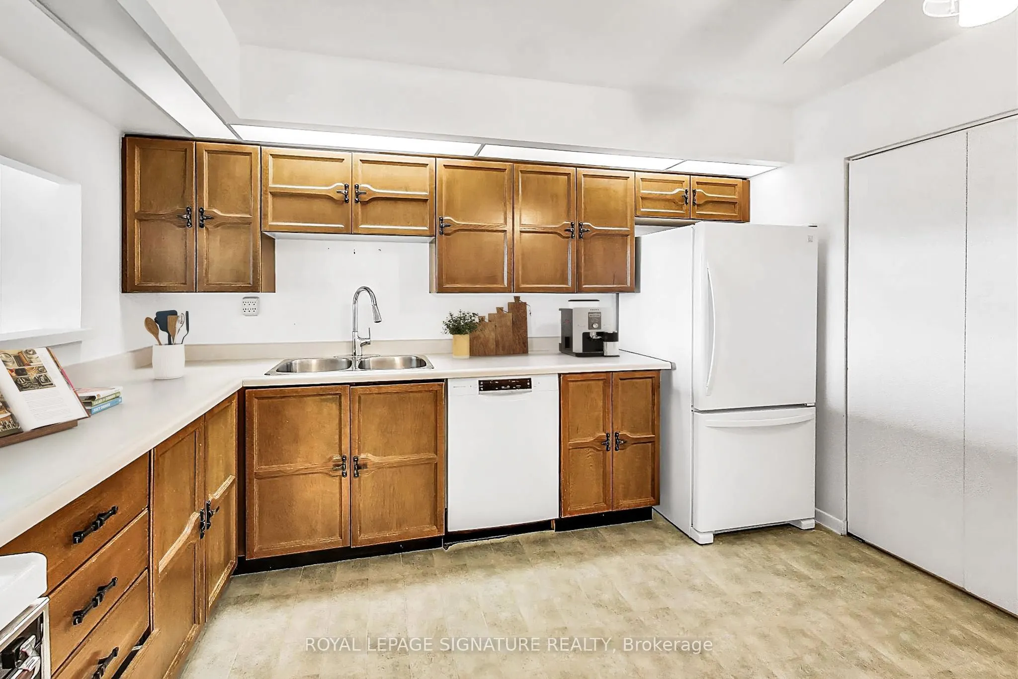33 Elmhurst Avenue, #1208