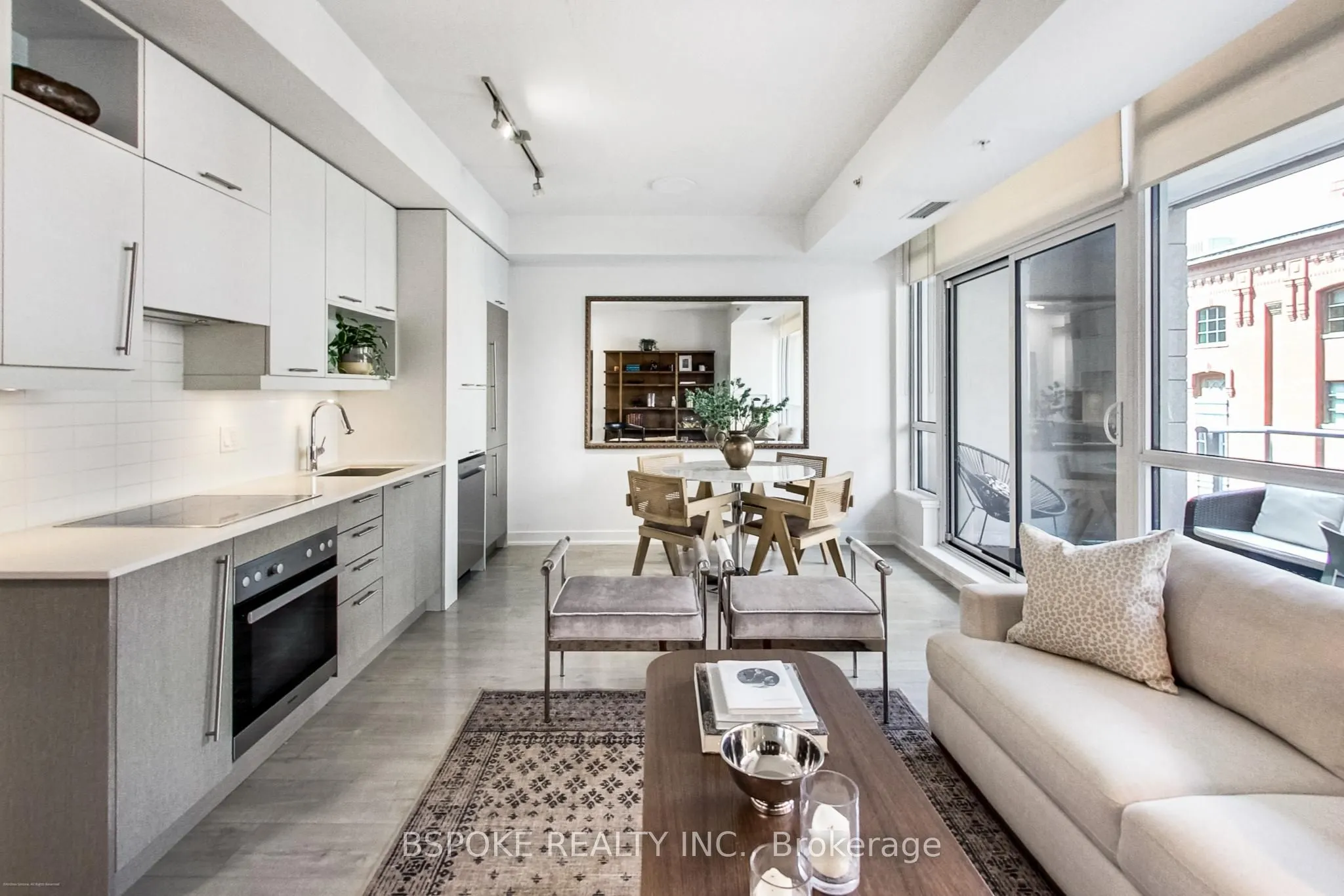 199 Richmond Street W, #518