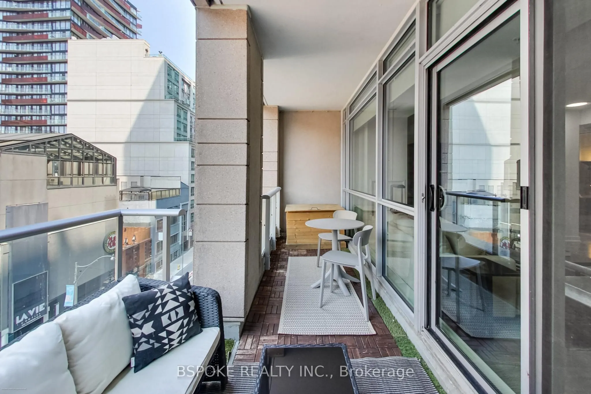 199 Richmond Street W, #518