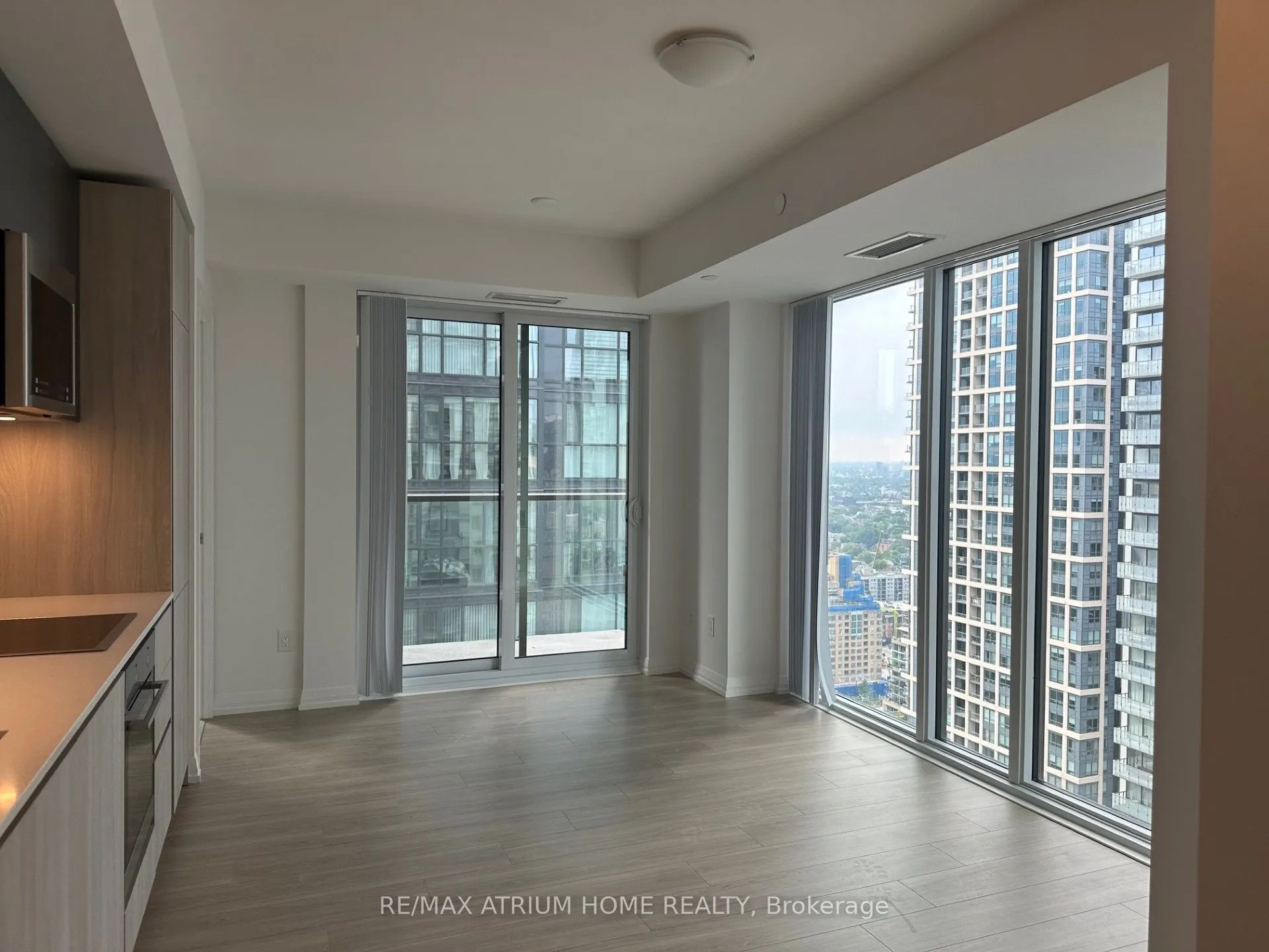 8 Widmer Street, #3703