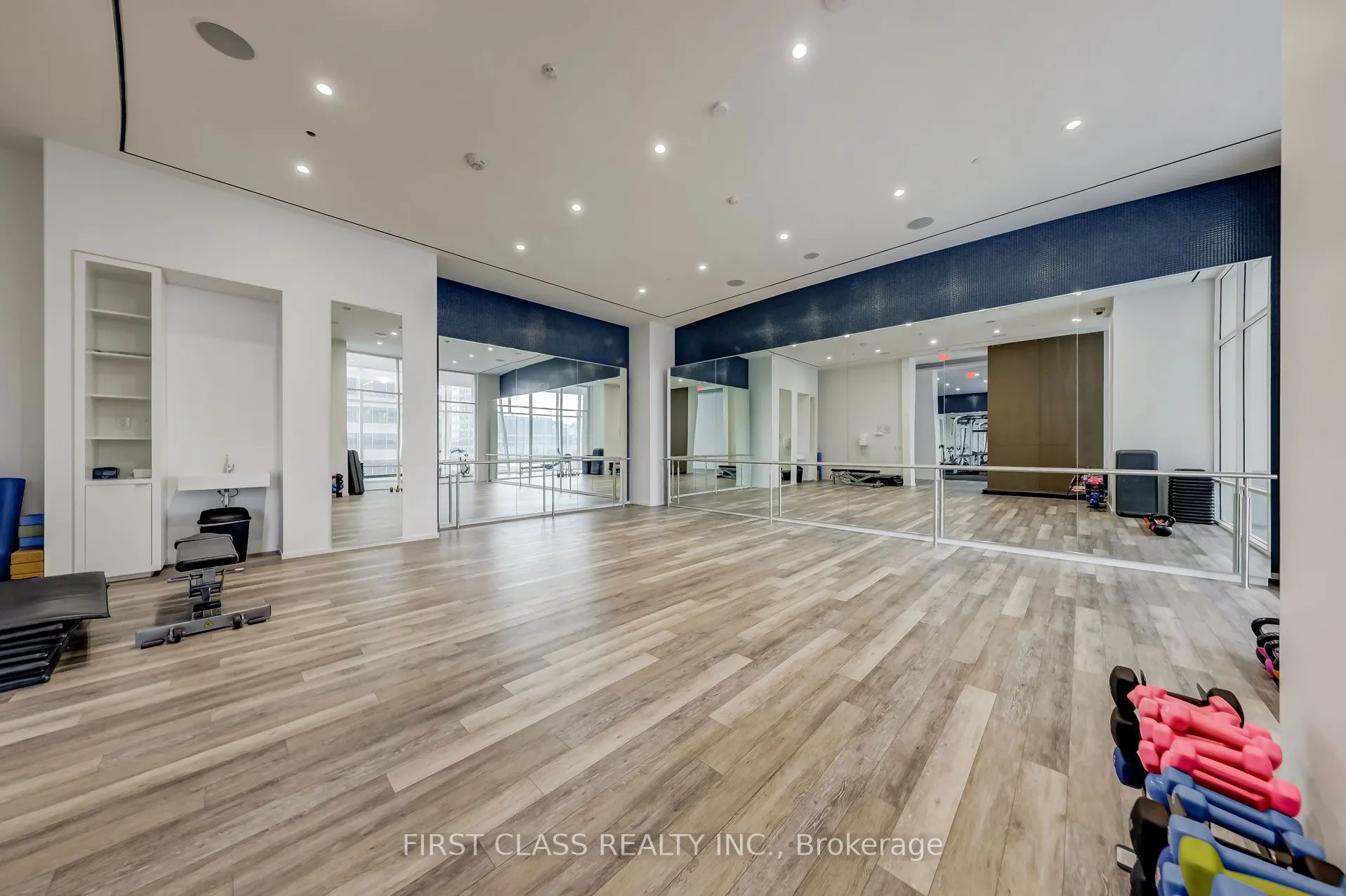 1 Bloor Street E, #5305
